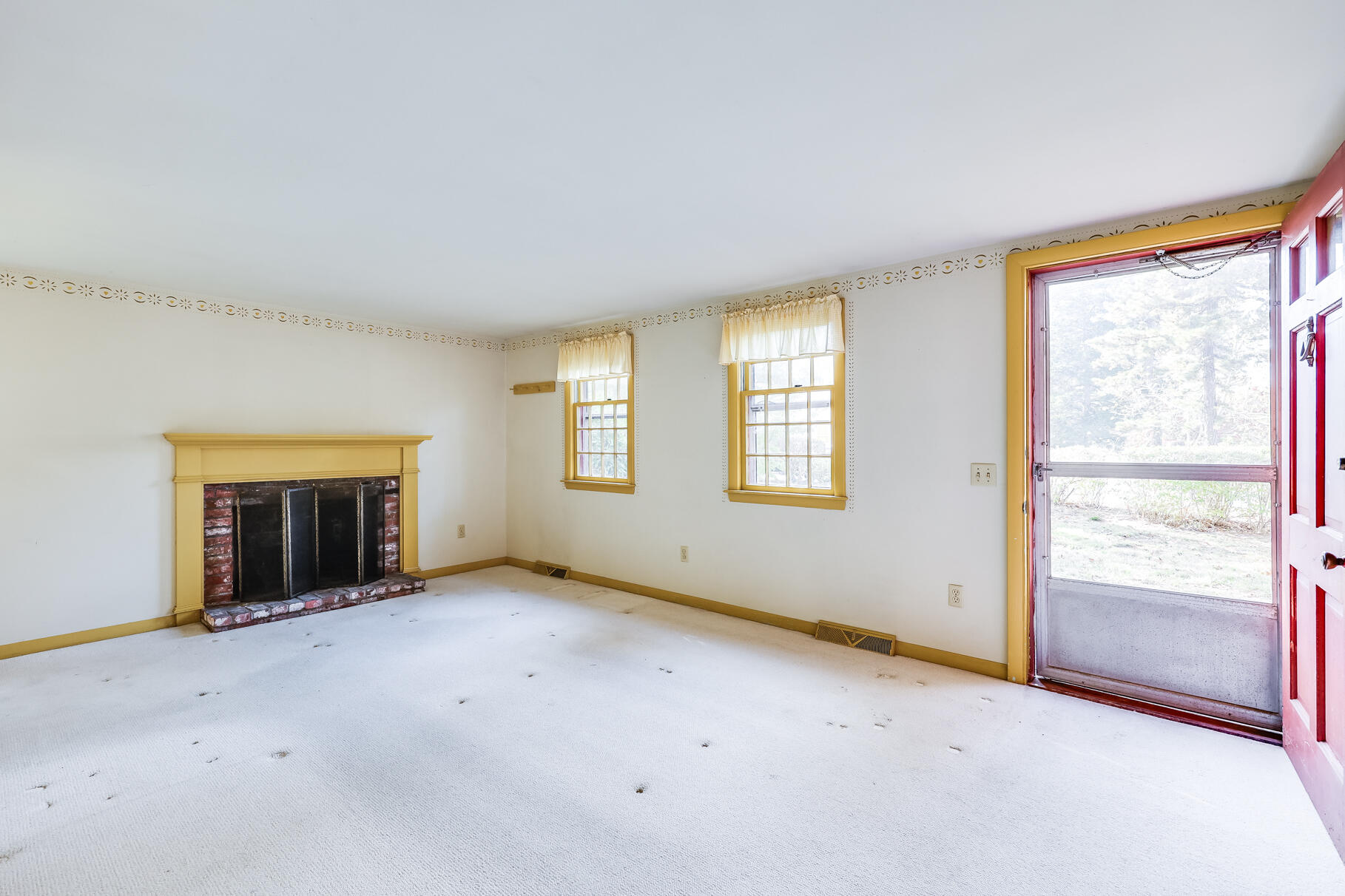 49 Lakeview Drive