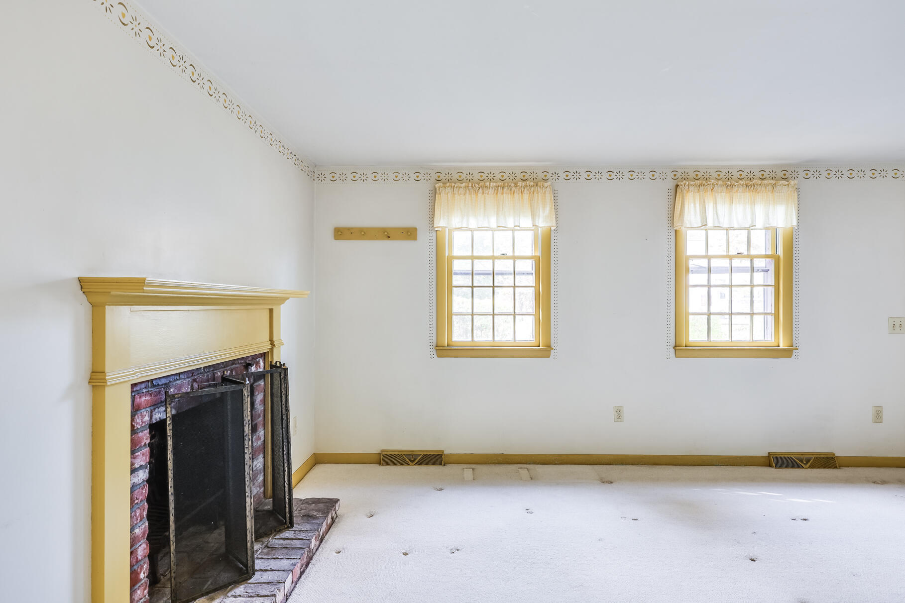 49 Lakeview Drive