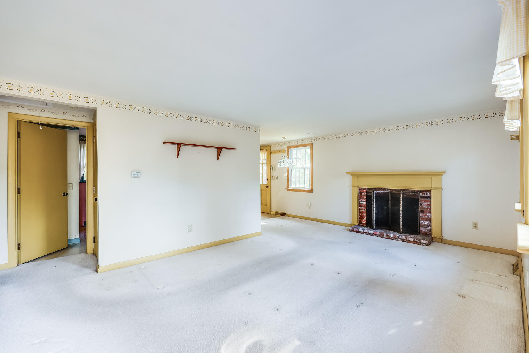 49 Lakeview Drive