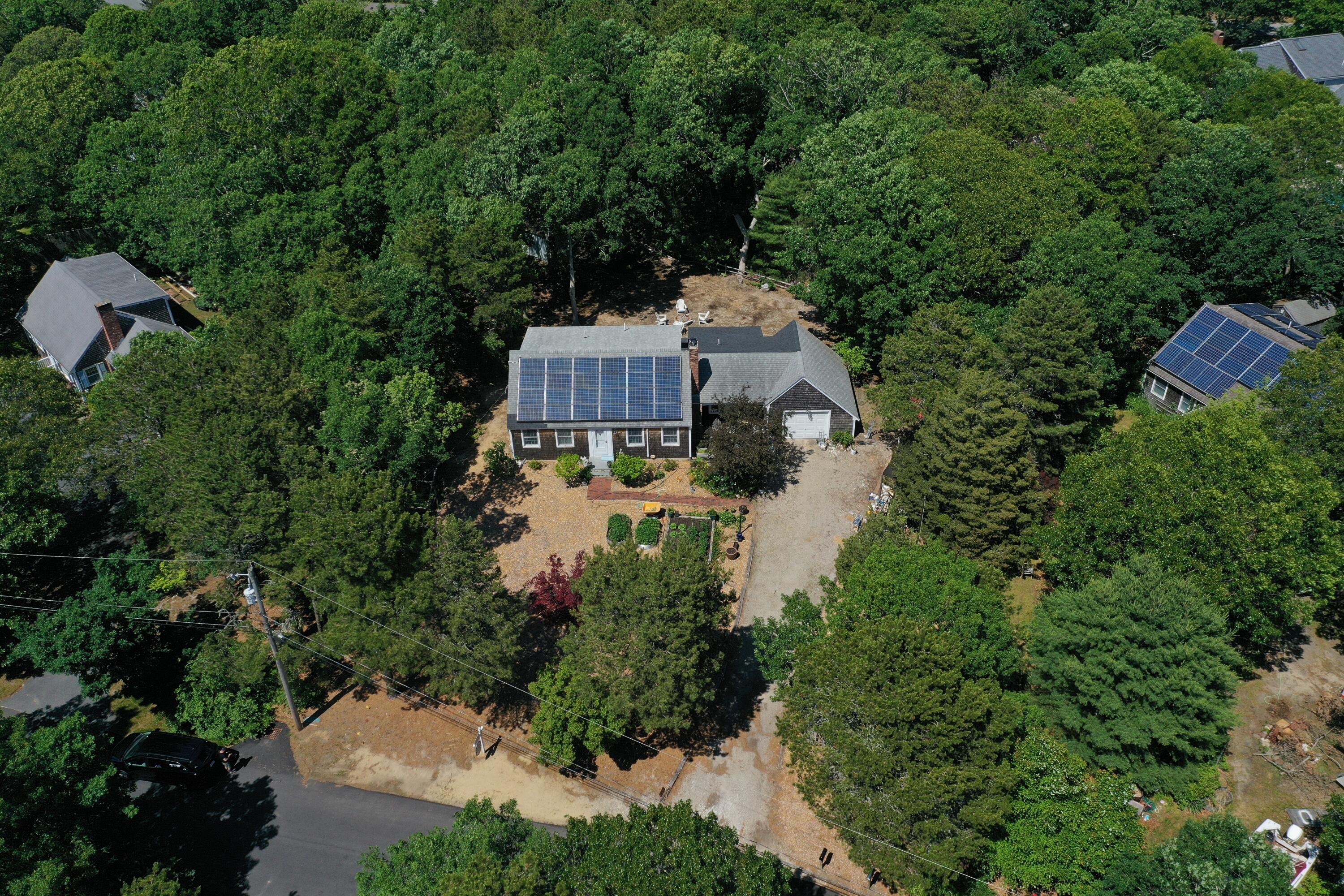 60 Wamsutta Road