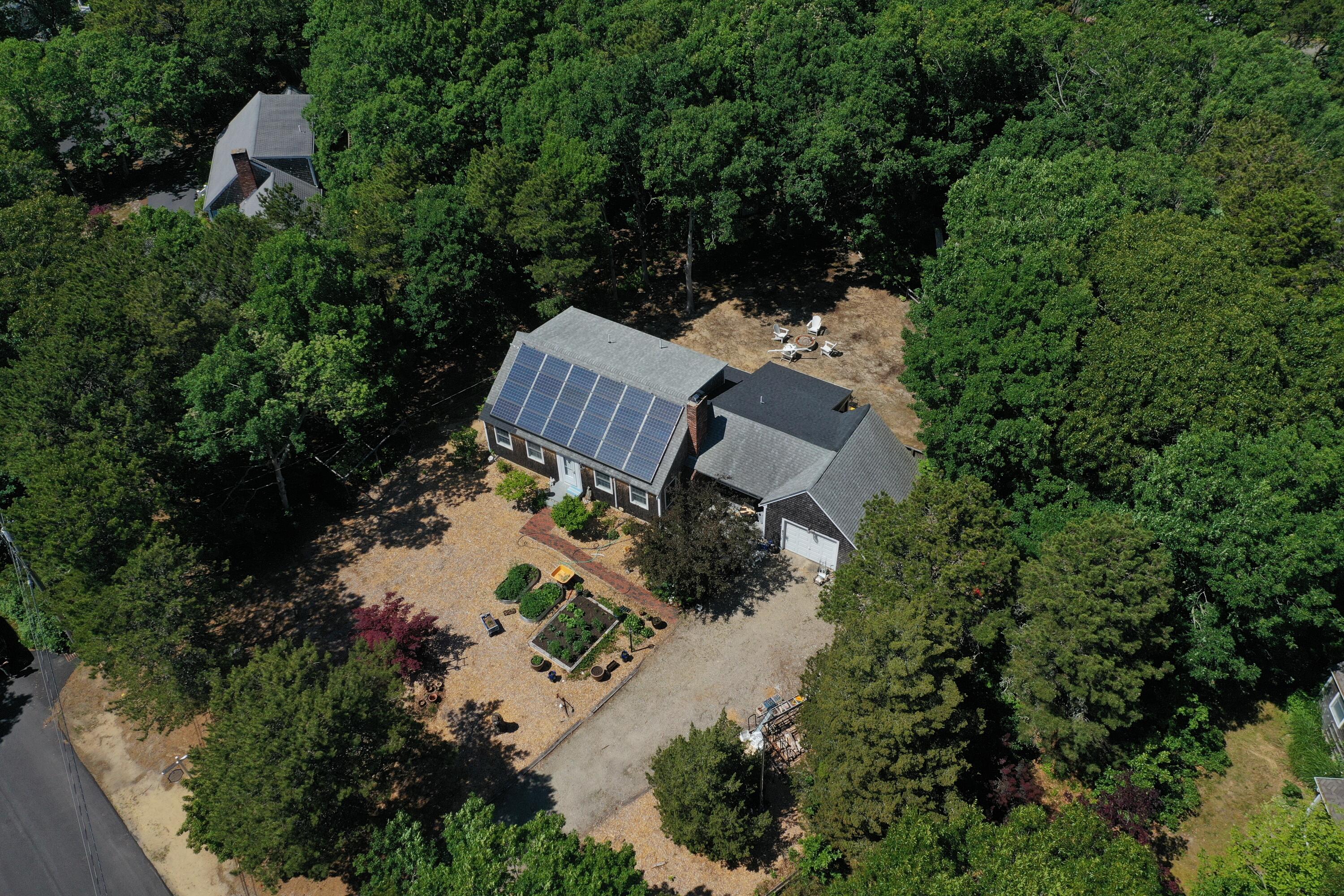 60 Wamsutta Road