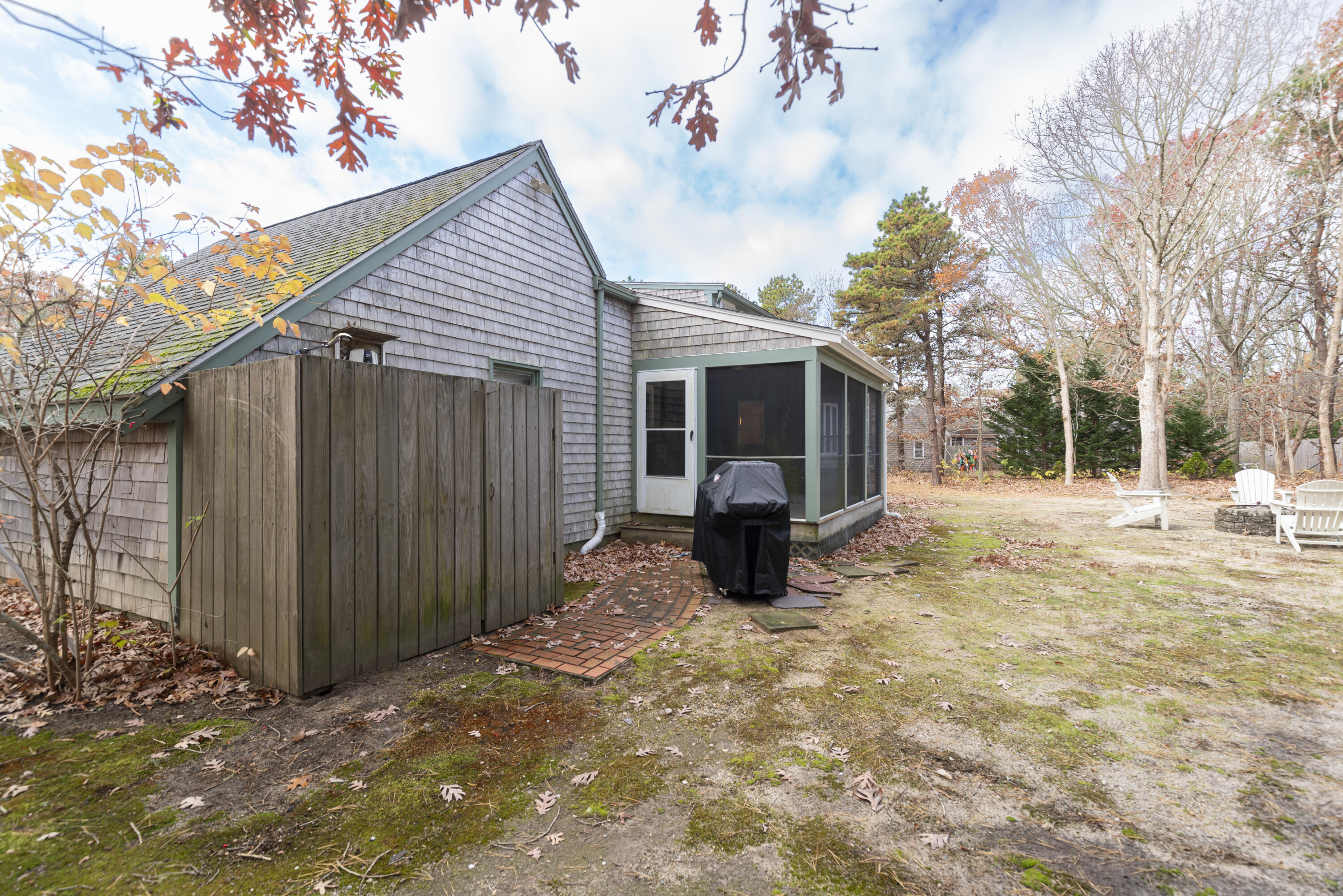 60 Wamsutta Road