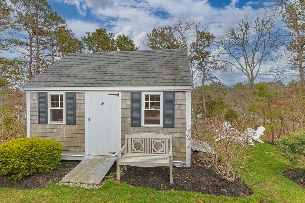 307 Riverview Drive, Chatham