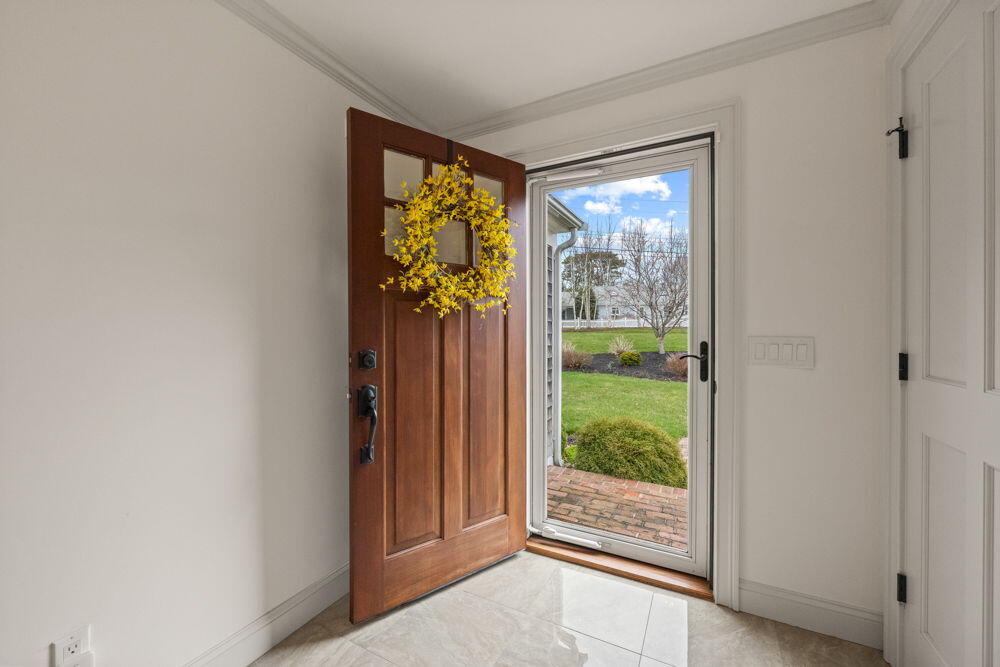 307 Riverview Drive, Chatham