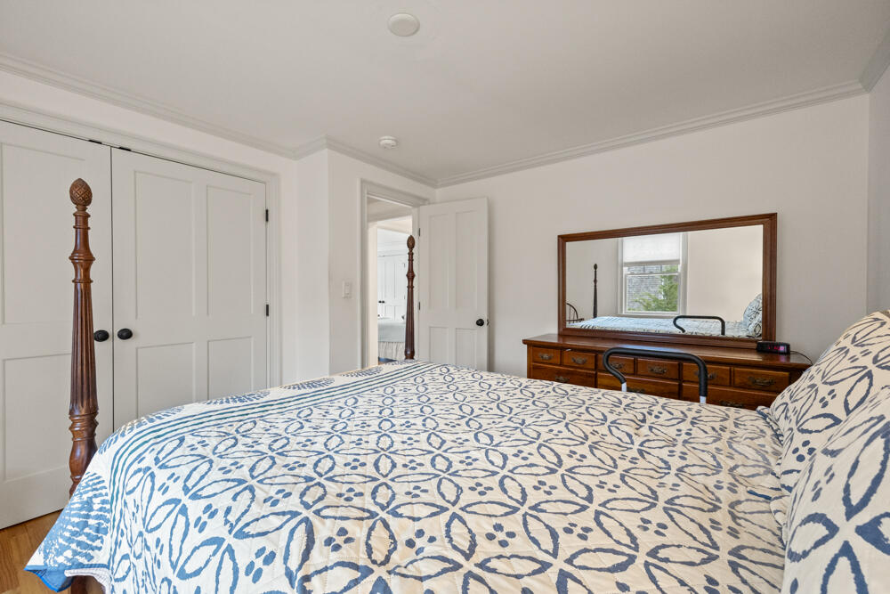 307 Riverview Drive, Chatham