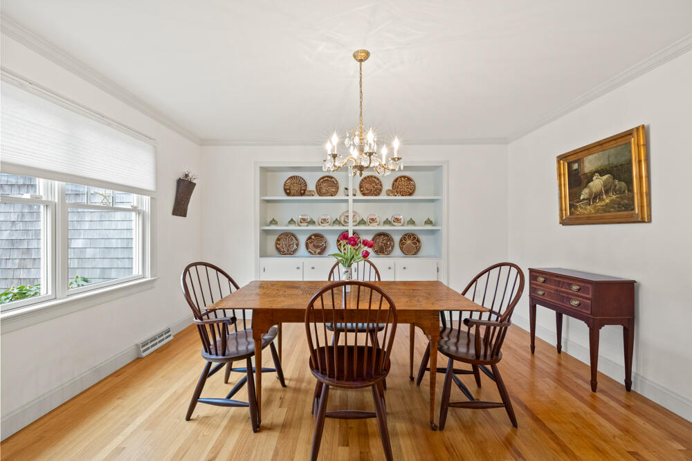 307 Riverview Drive, Chatham