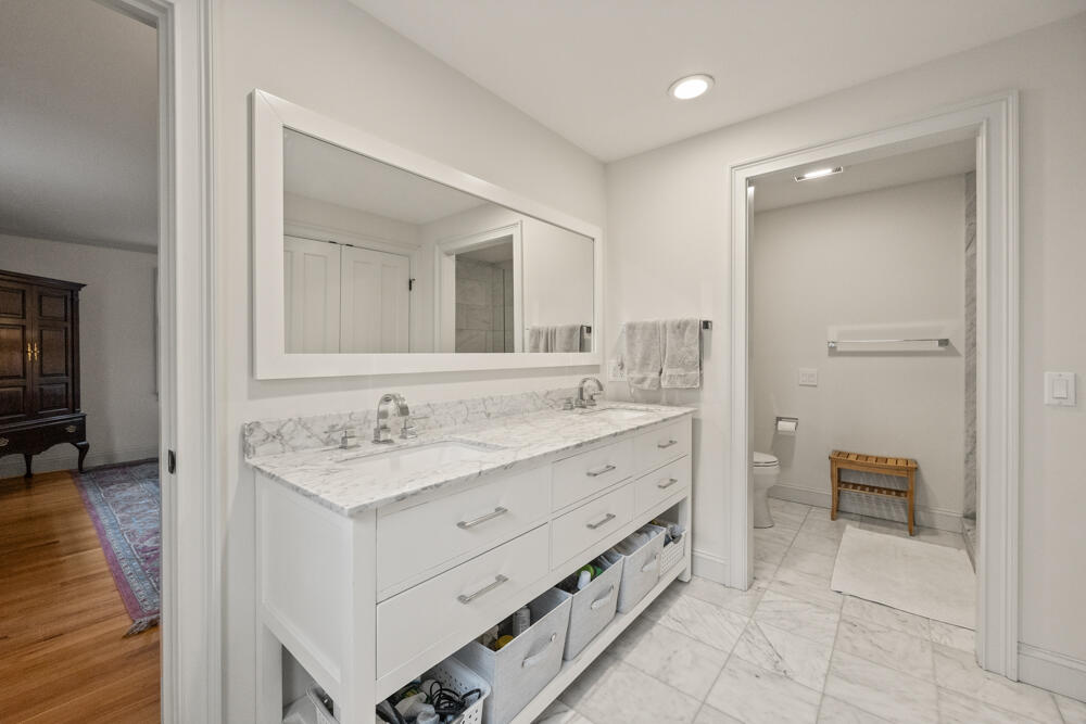 307 Riverview Drive, Chatham