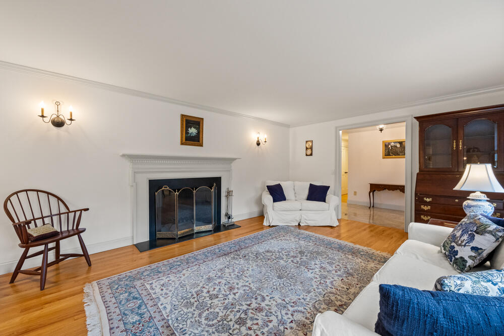 307 Riverview Drive, Chatham