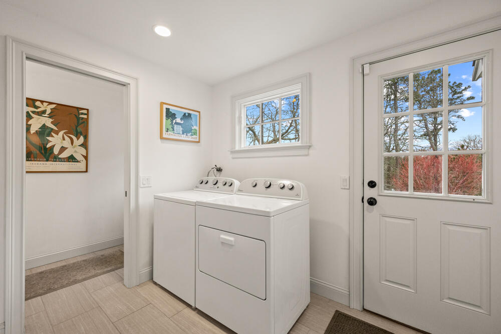 307 Riverview Drive, Chatham