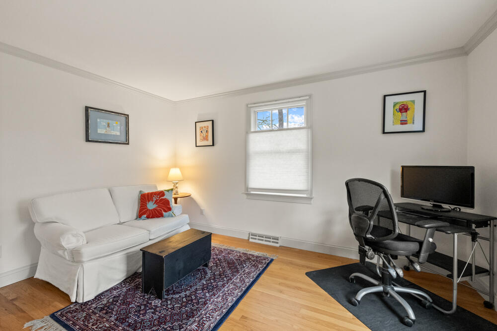 307 Riverview Drive, Chatham