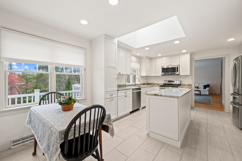 307 Riverview Drive, Chatham