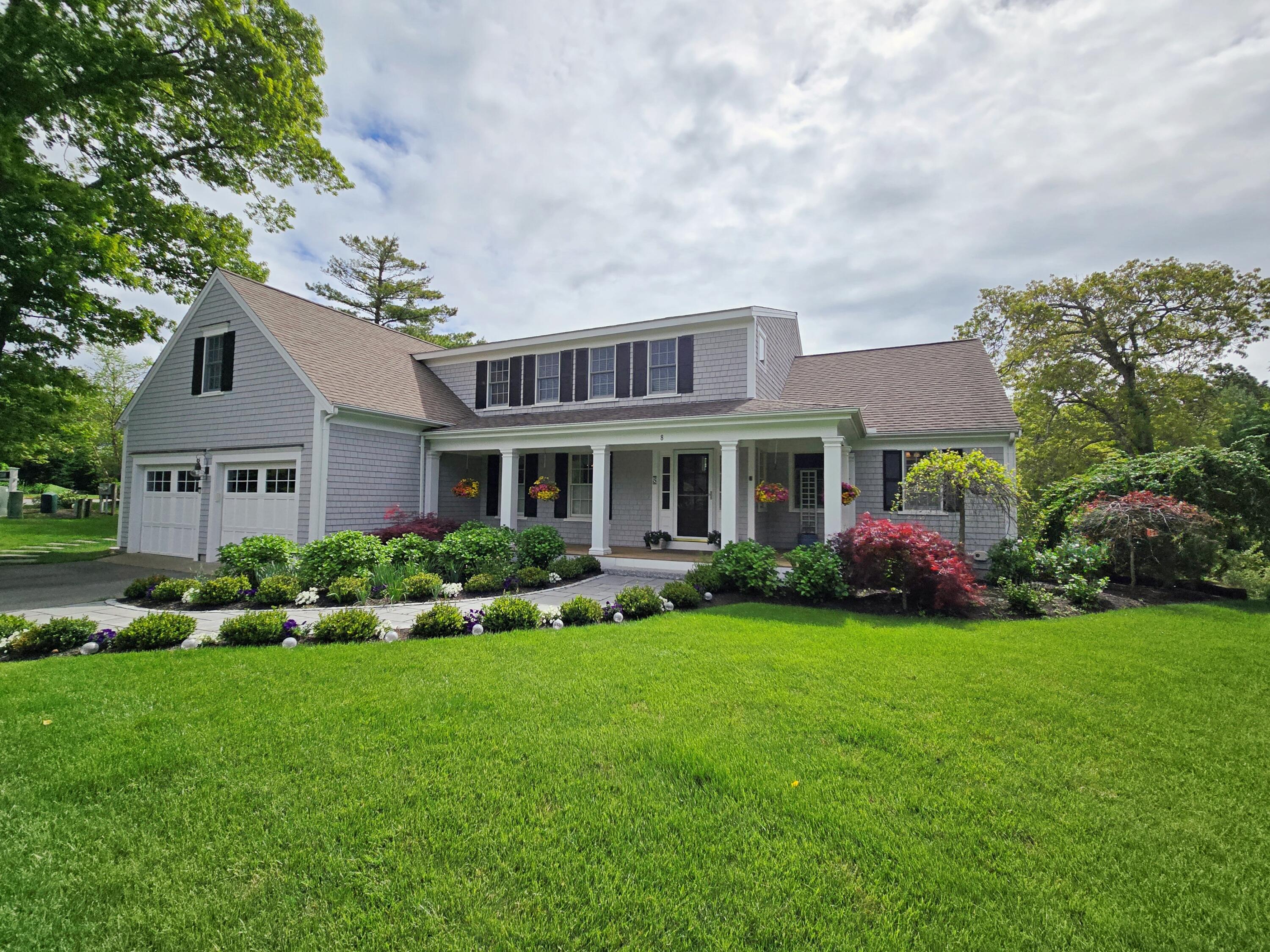 8 Lindsay Lane