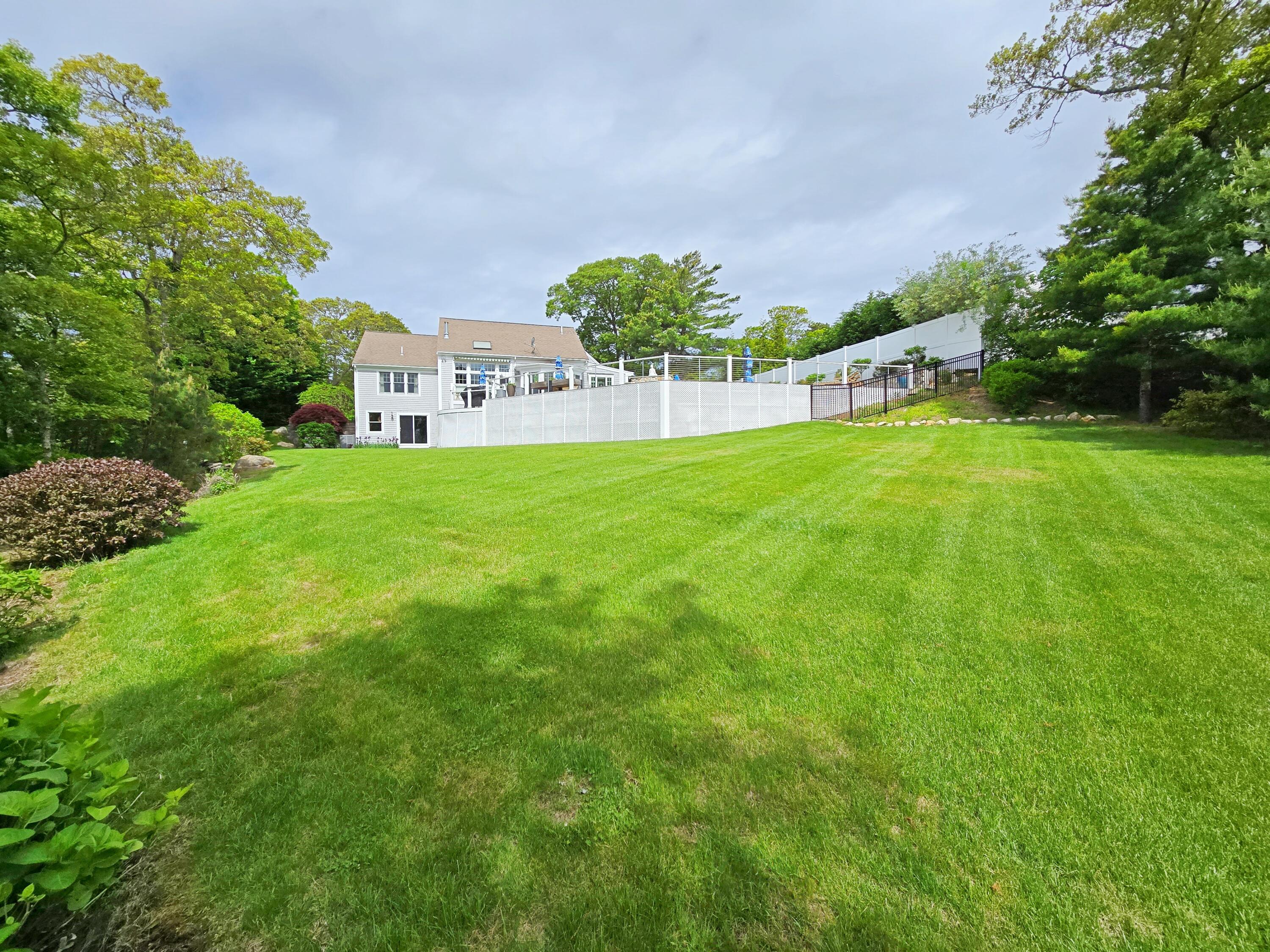 8 Lindsay Lane