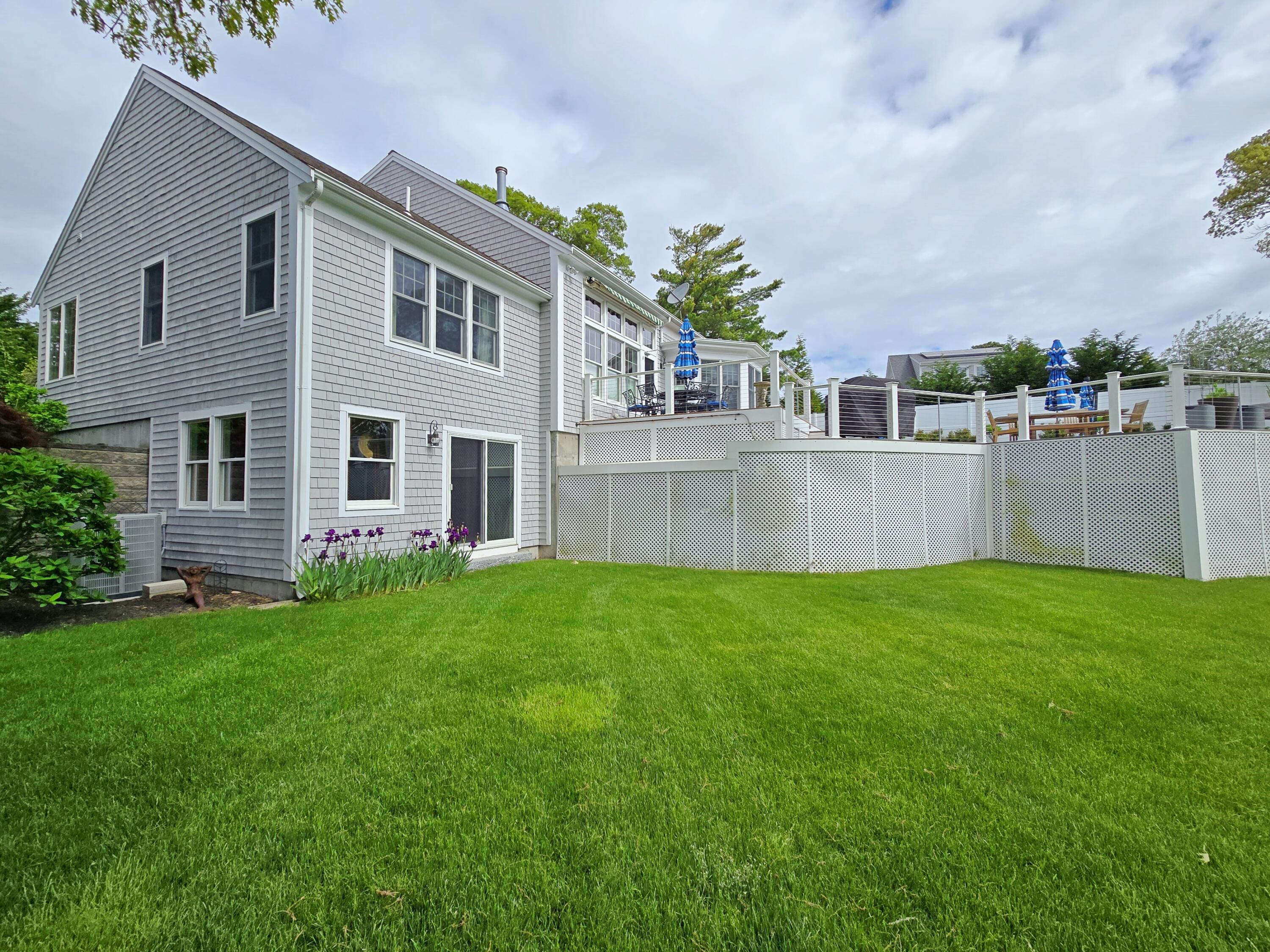 8 Lindsay Lane