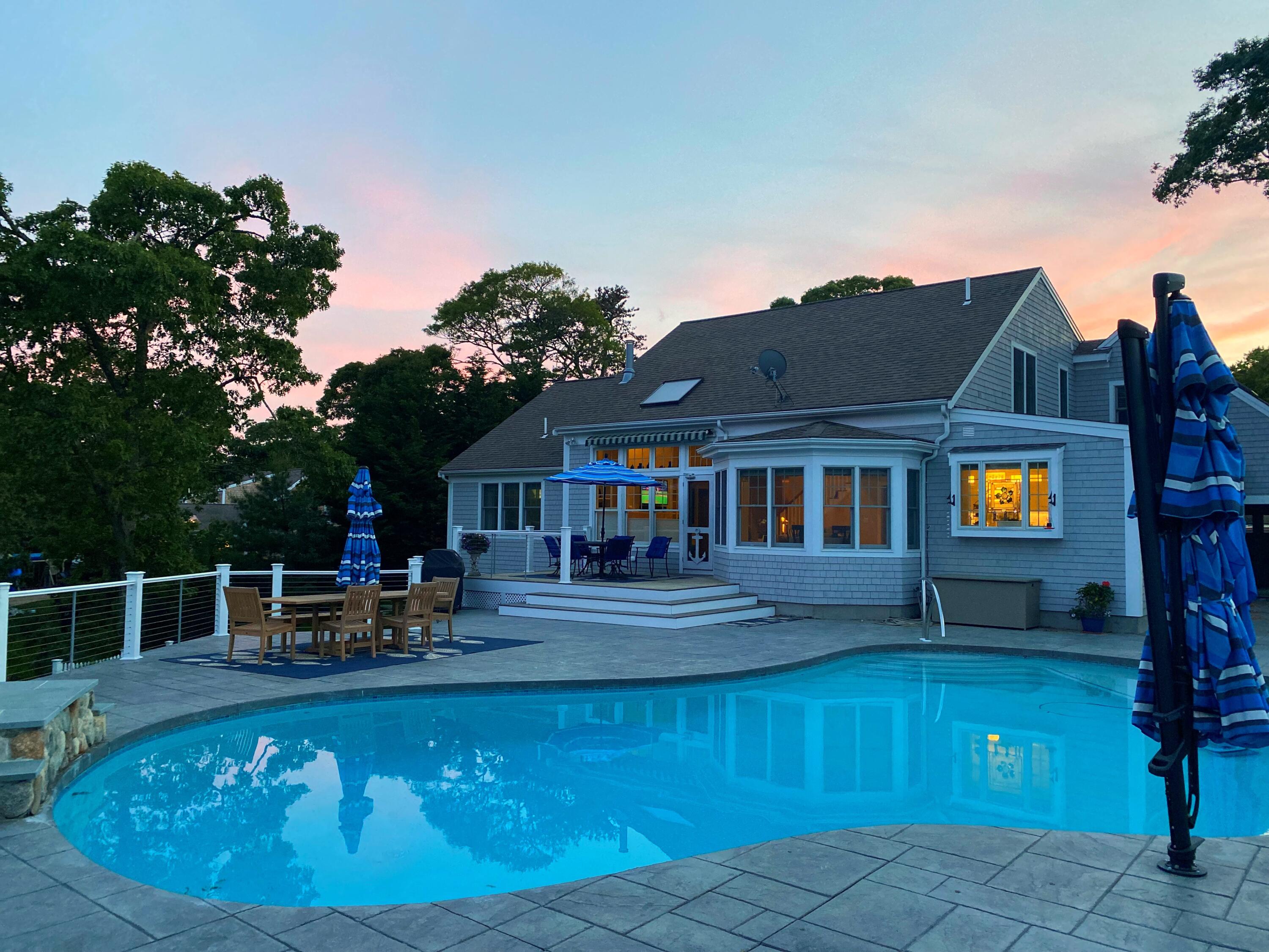 8 Lindsay Lane