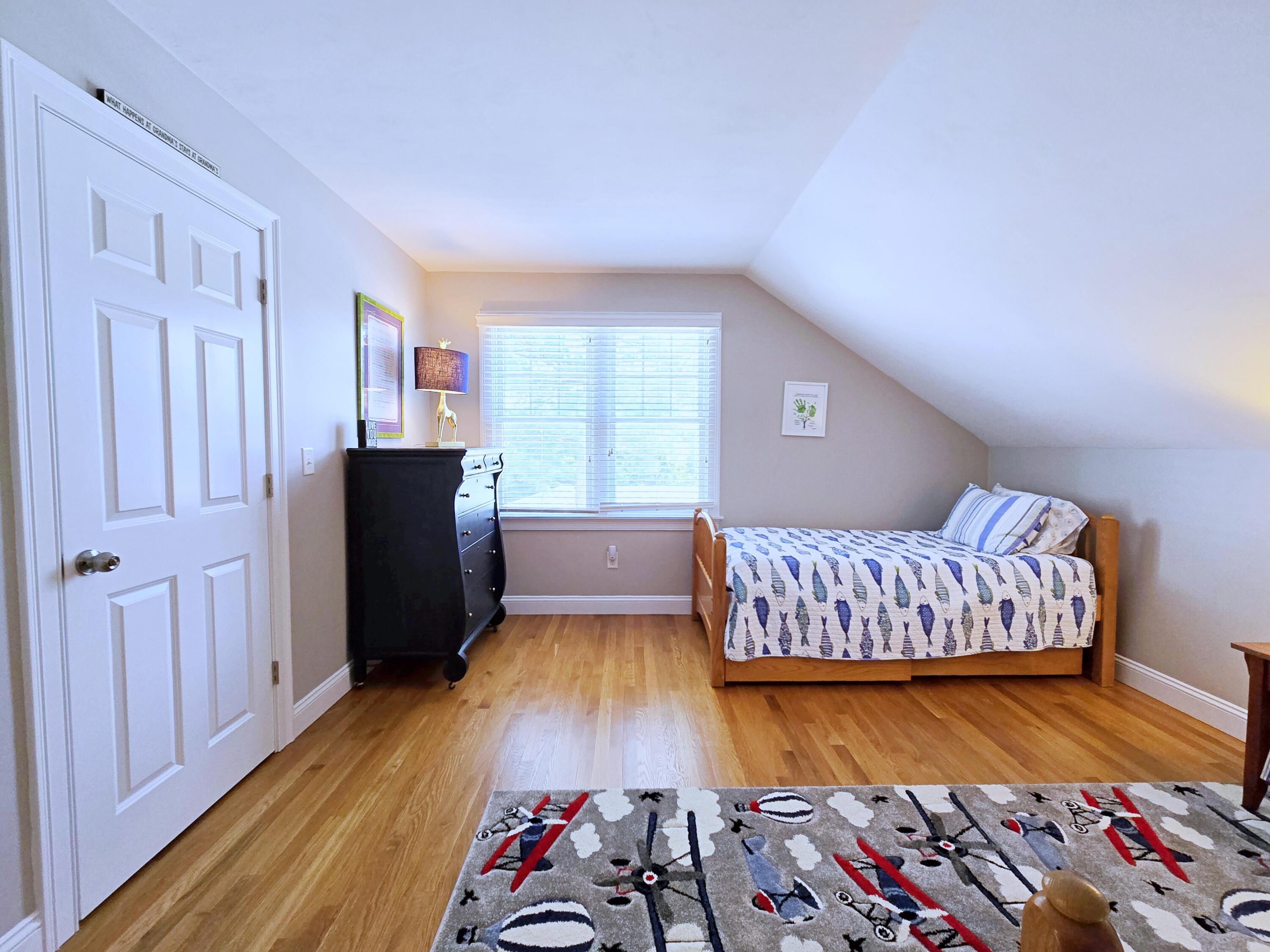 8 Lindsay Lane