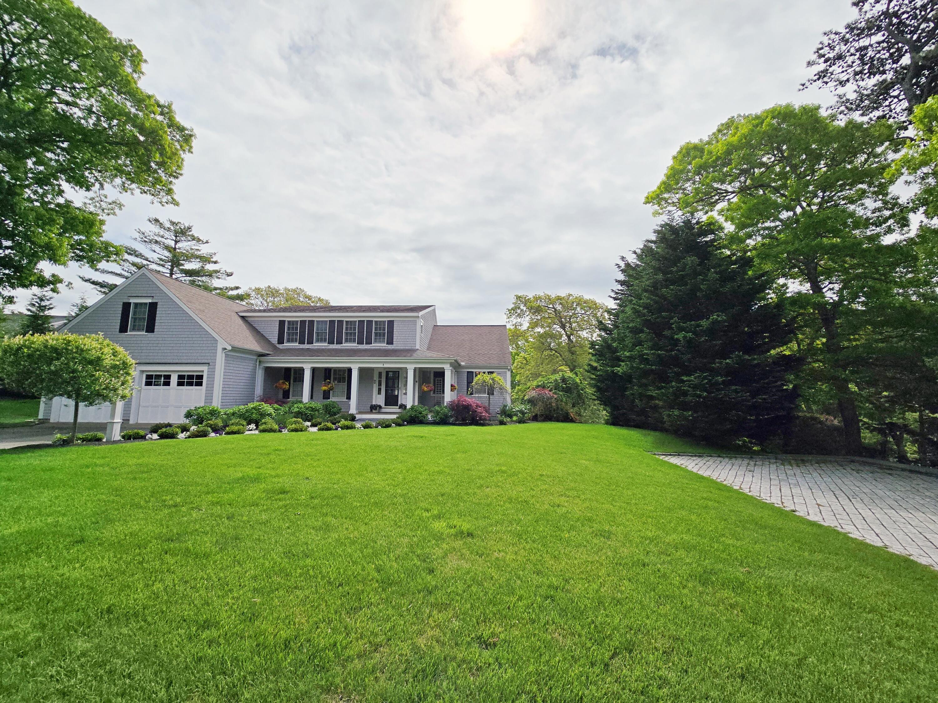 8 Lindsay Lane