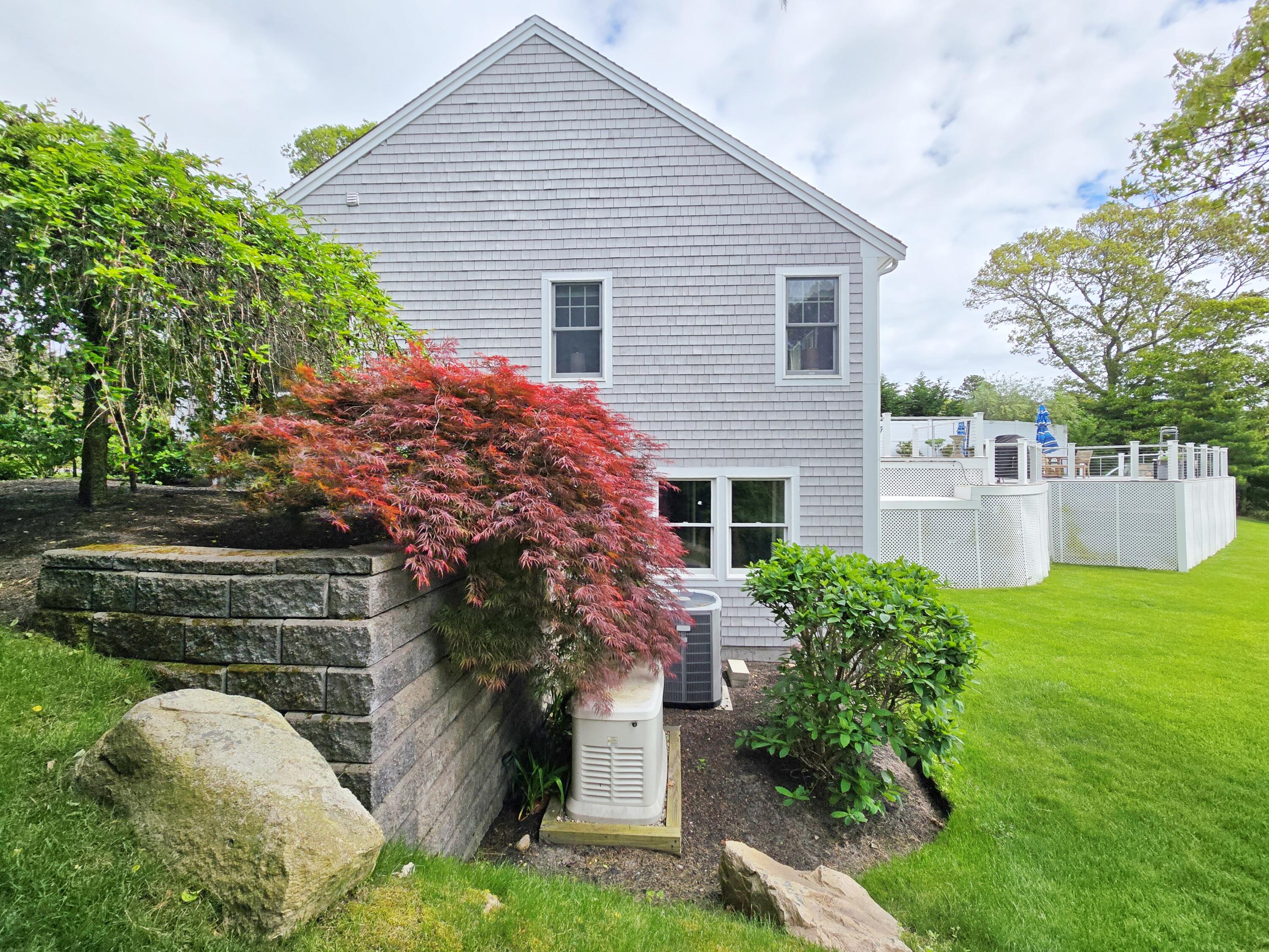 8 Lindsay Lane