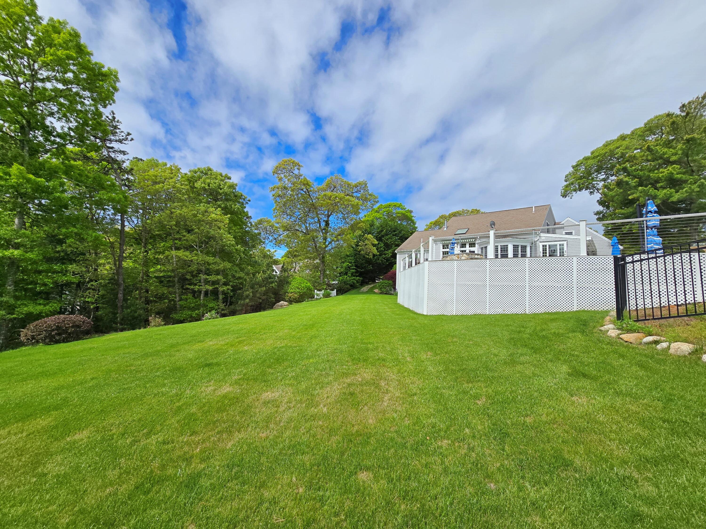 8 Lindsay Lane
