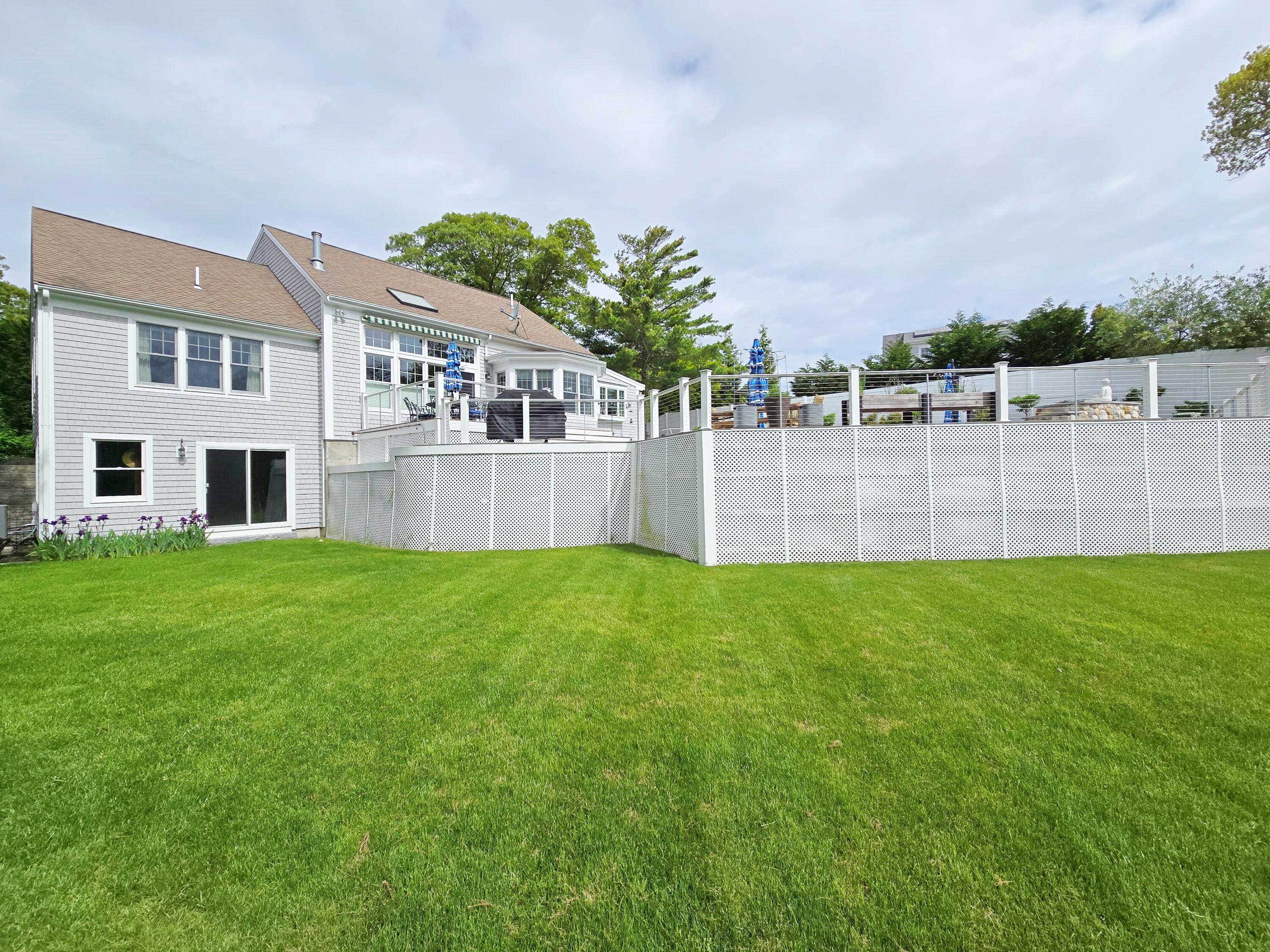 8 Lindsay Lane