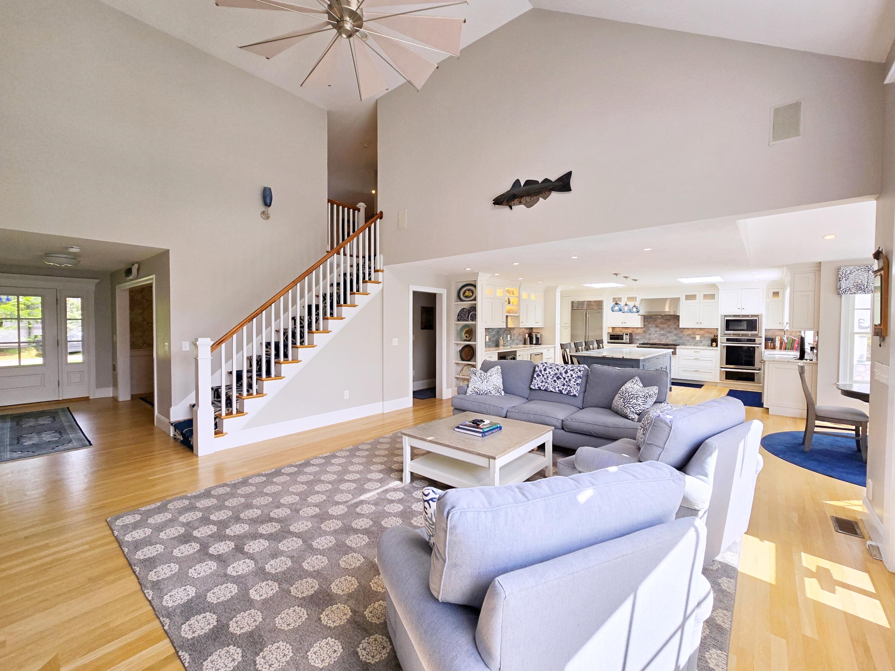 8 Lindsay Lane