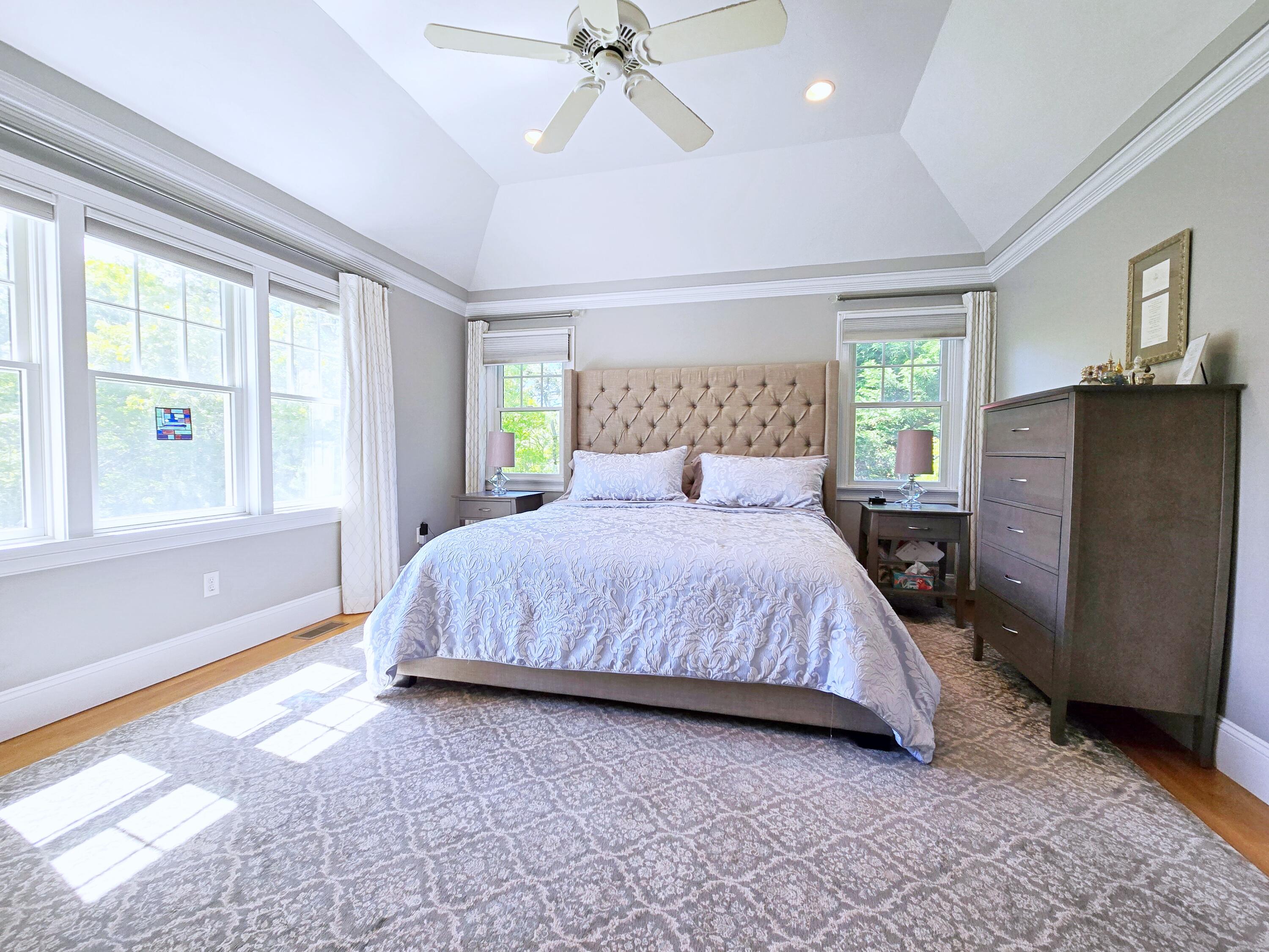 8 Lindsay Lane