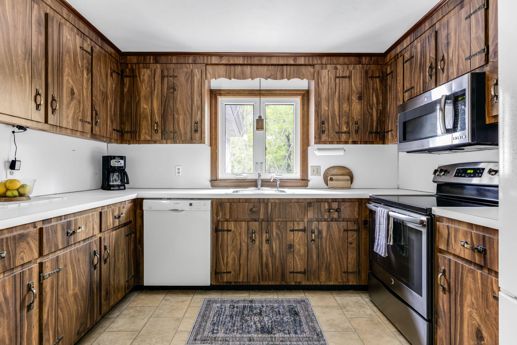 8 Bay Pine Road
