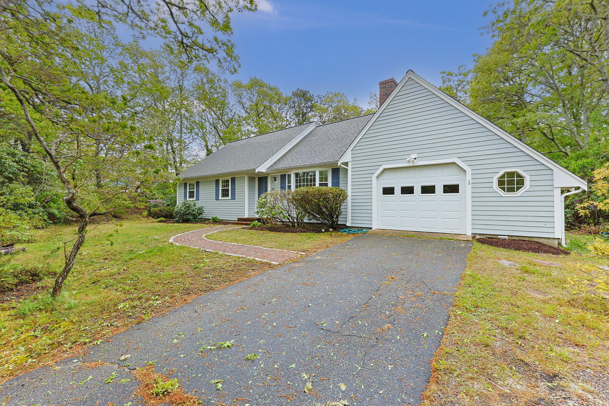 8 Bay Pine Road