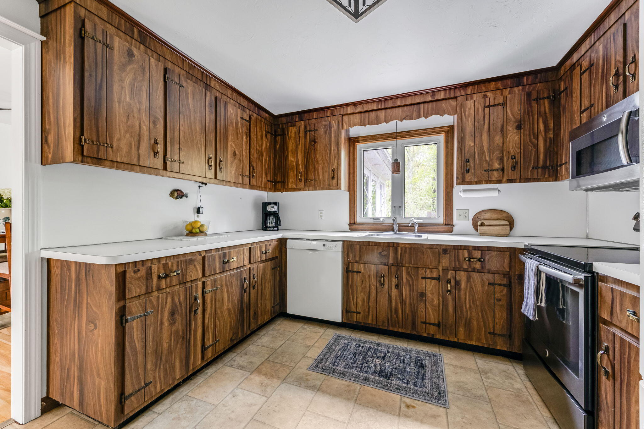 8 Bay Pine Road