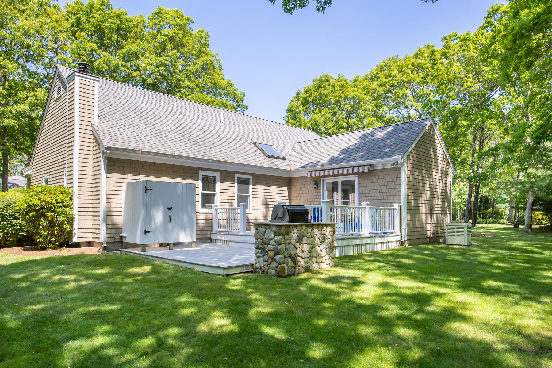 9 Dacey Drive