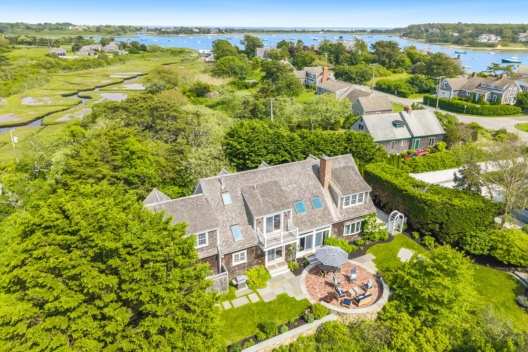 86 Champlain Road