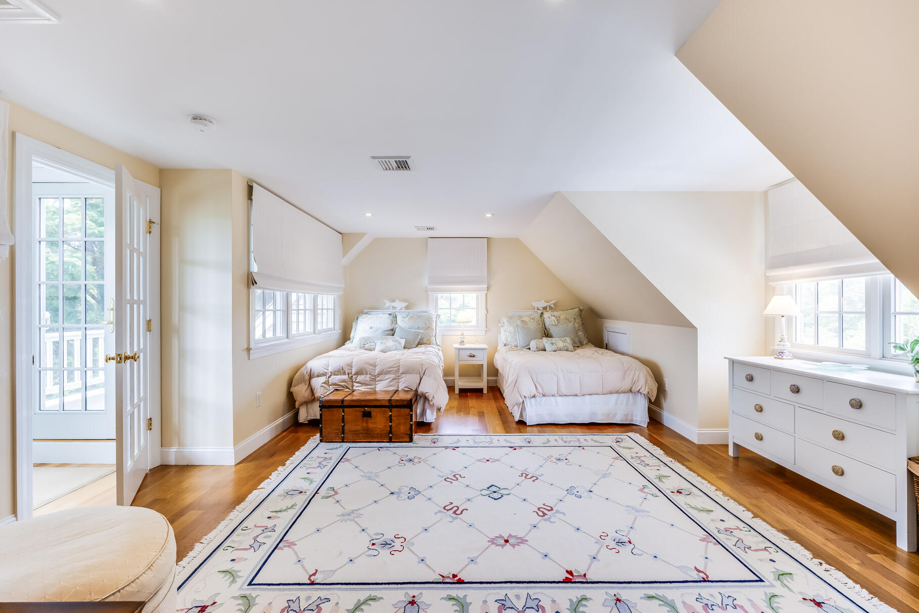 86 Champlain Road