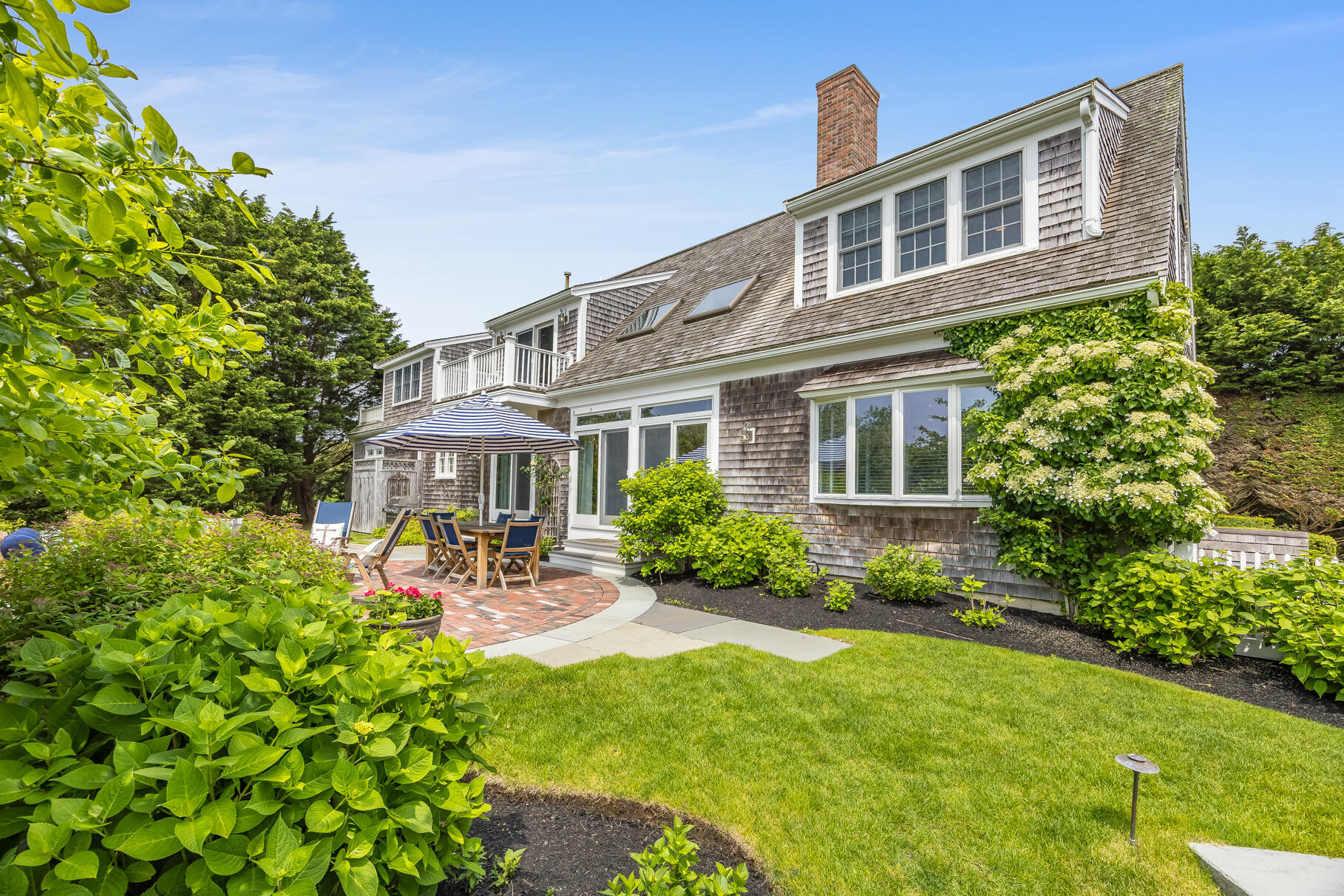 86 Champlain Road