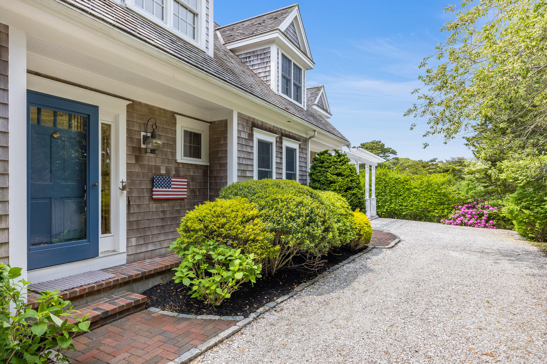 86 Champlain Road