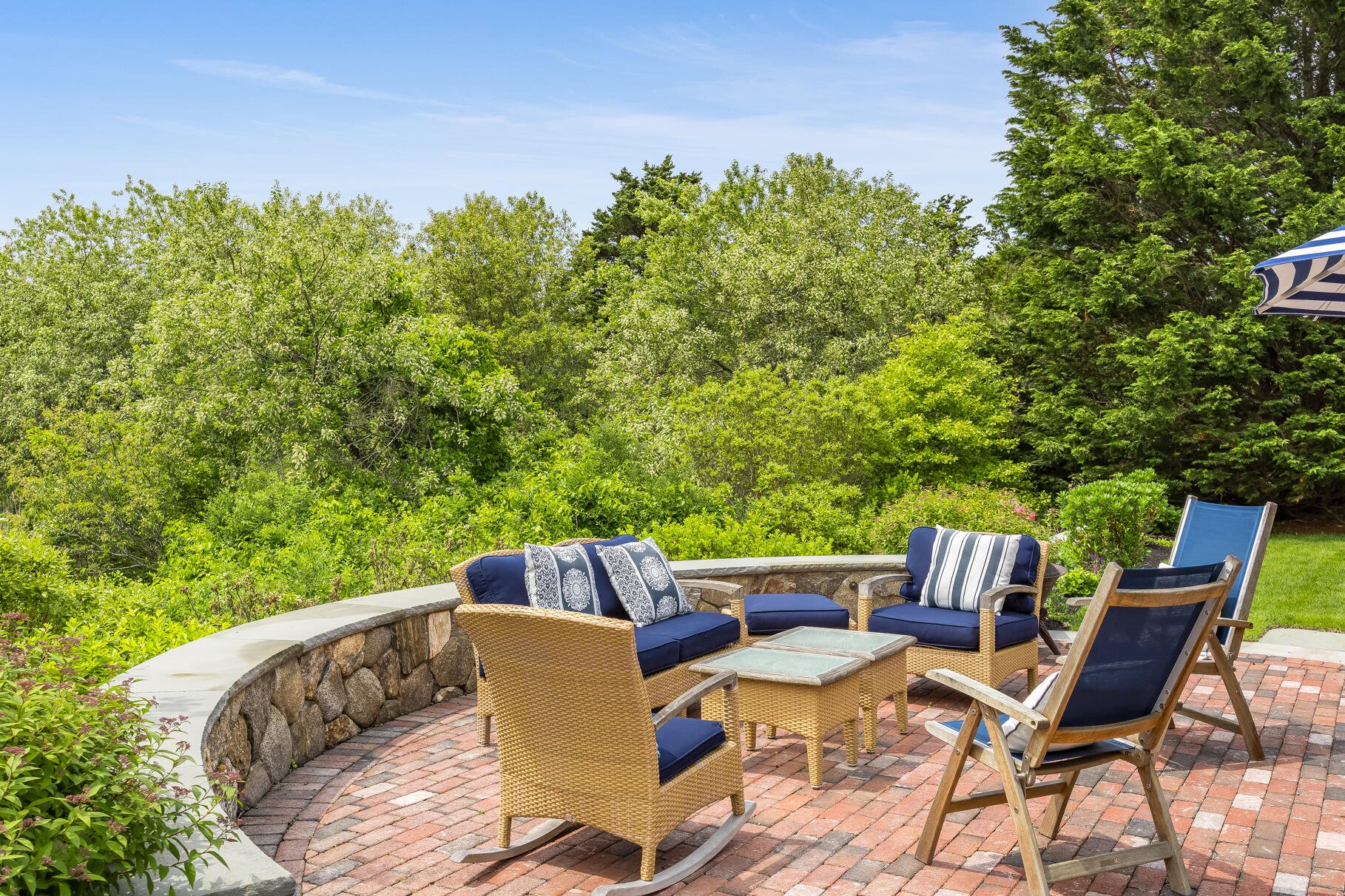 86 Champlain Road