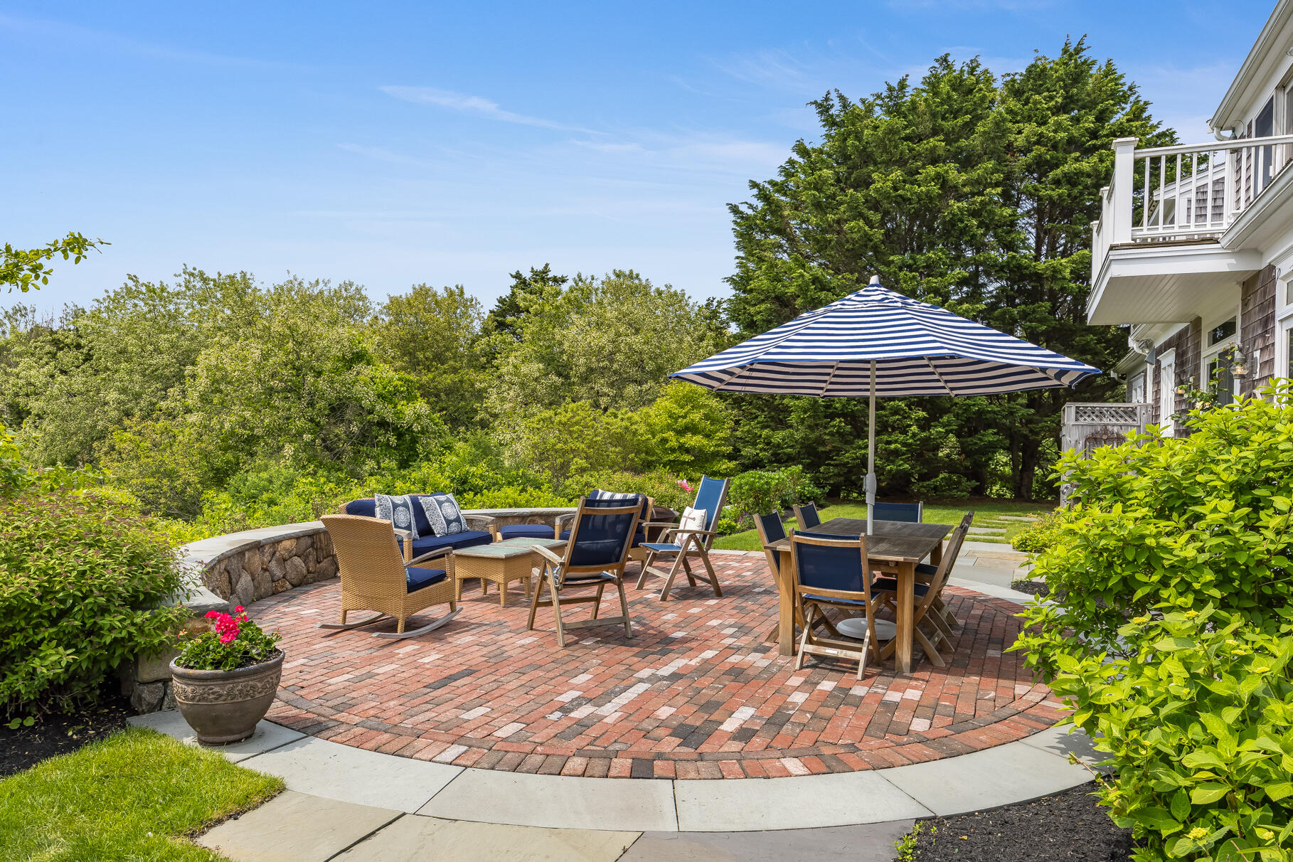 86 Champlain Road