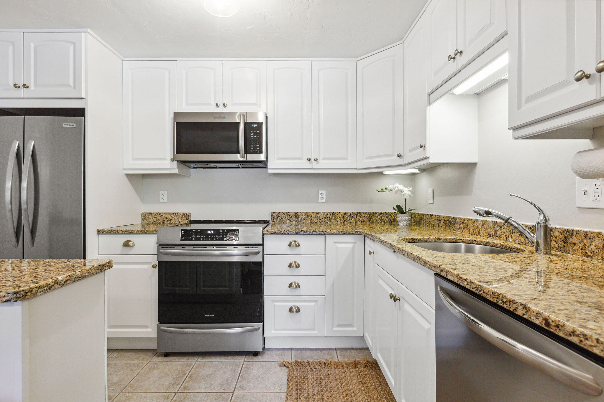 2 Englewood Drive # 6 Unit: F-6