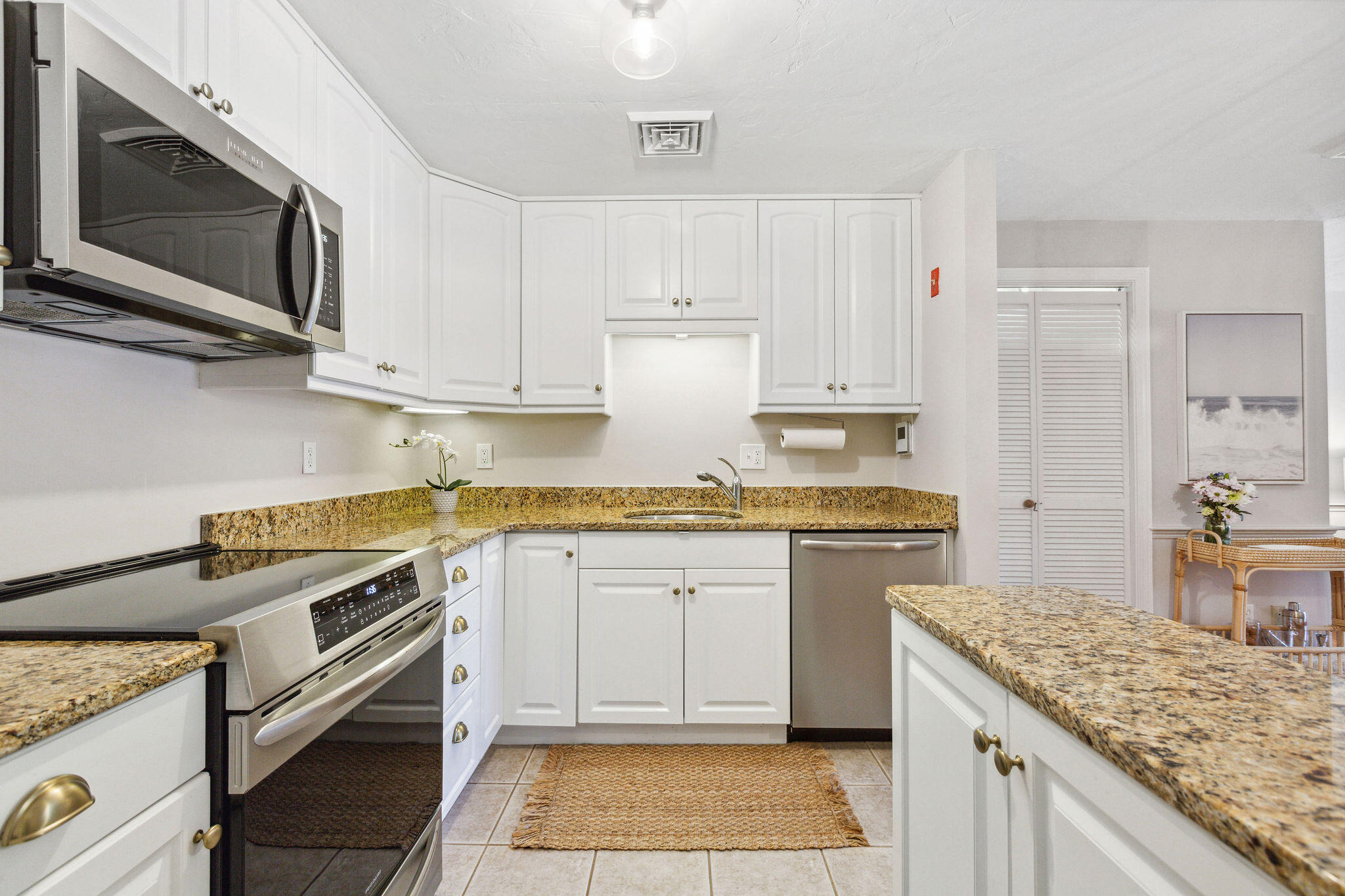 2 Englewood Drive # 6 Unit: F-6