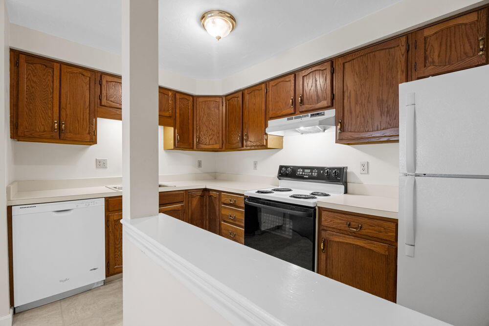 2 Englewood Drive # 1 Unit: H-1