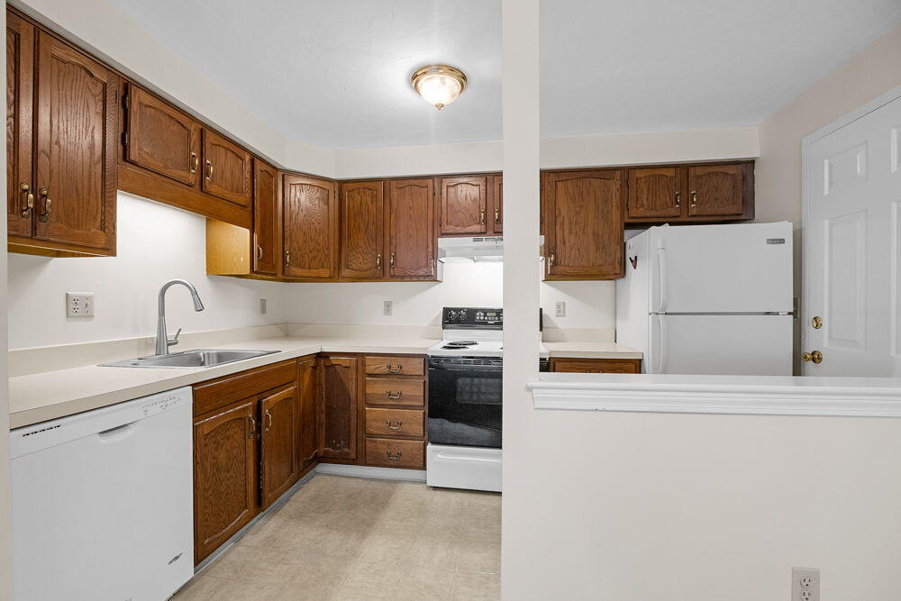 2 Englewood Drive # 1 Unit: H-1