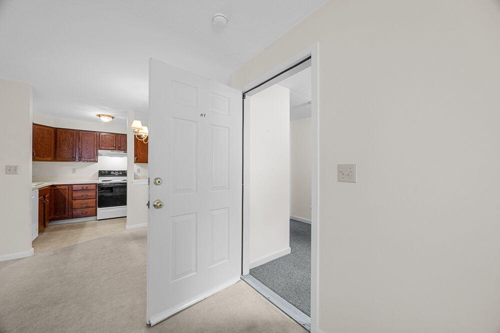 2 Englewood Drive # 1 Unit: H-1