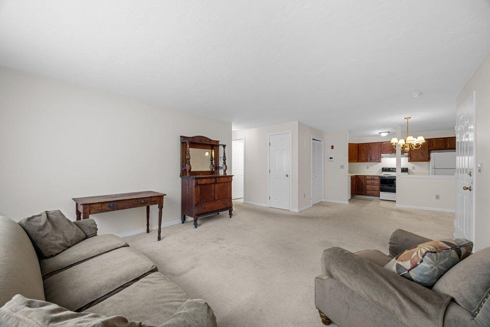 2 Englewood Drive # 1 Unit: H-1