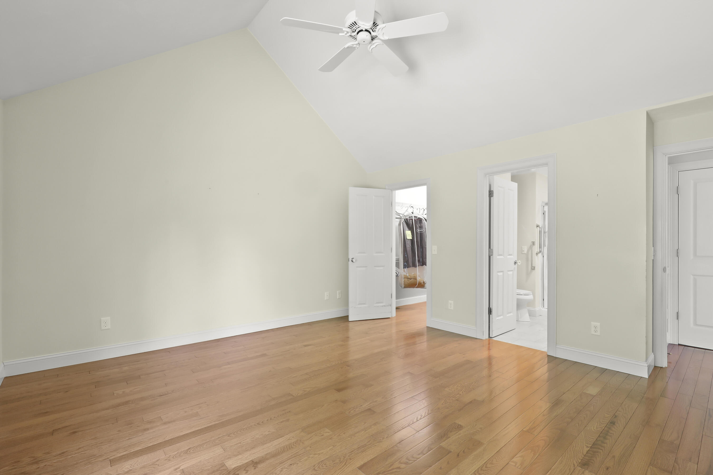 21 Pine Street Unit: 1AU