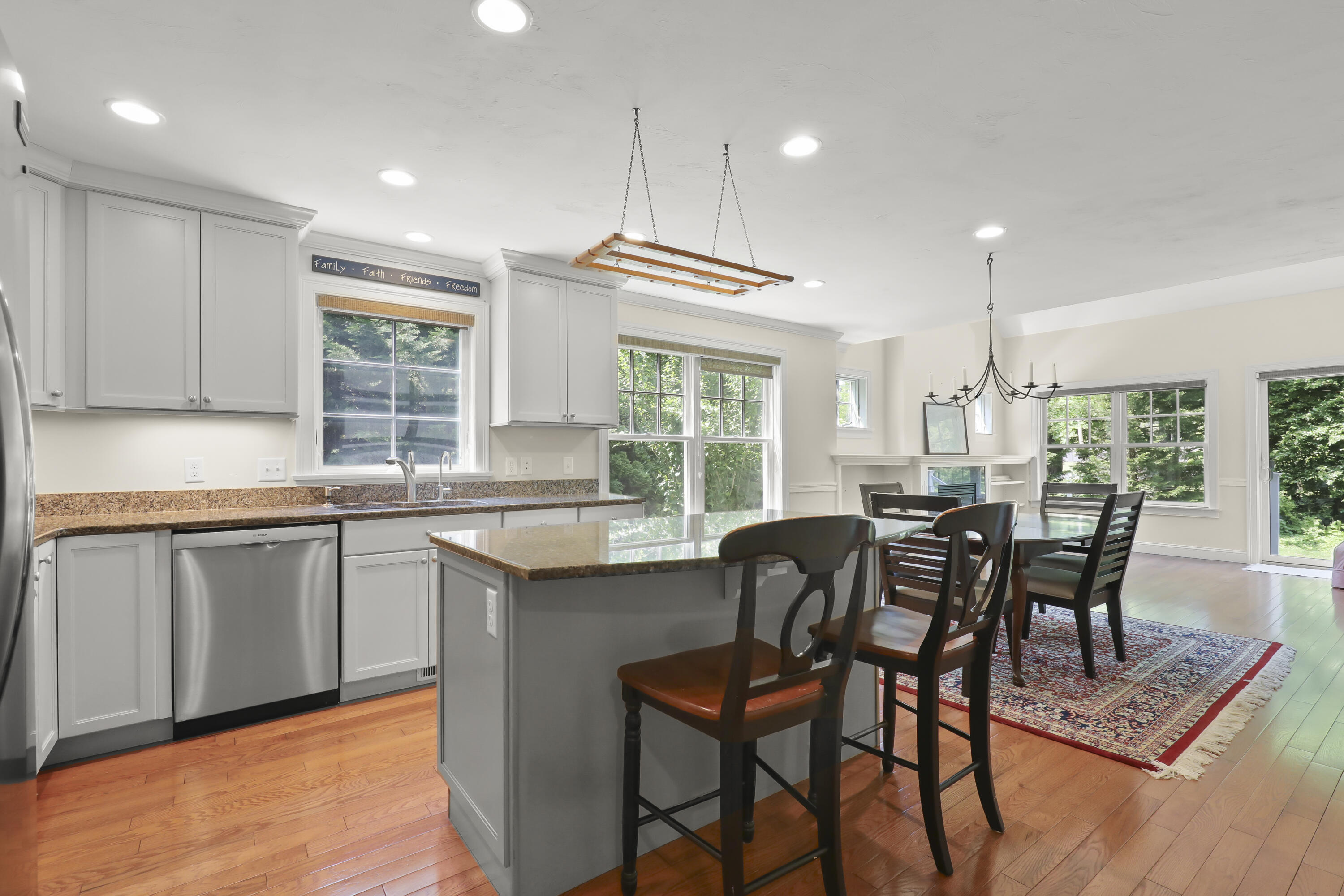 21 Pine Street Unit: 1AU