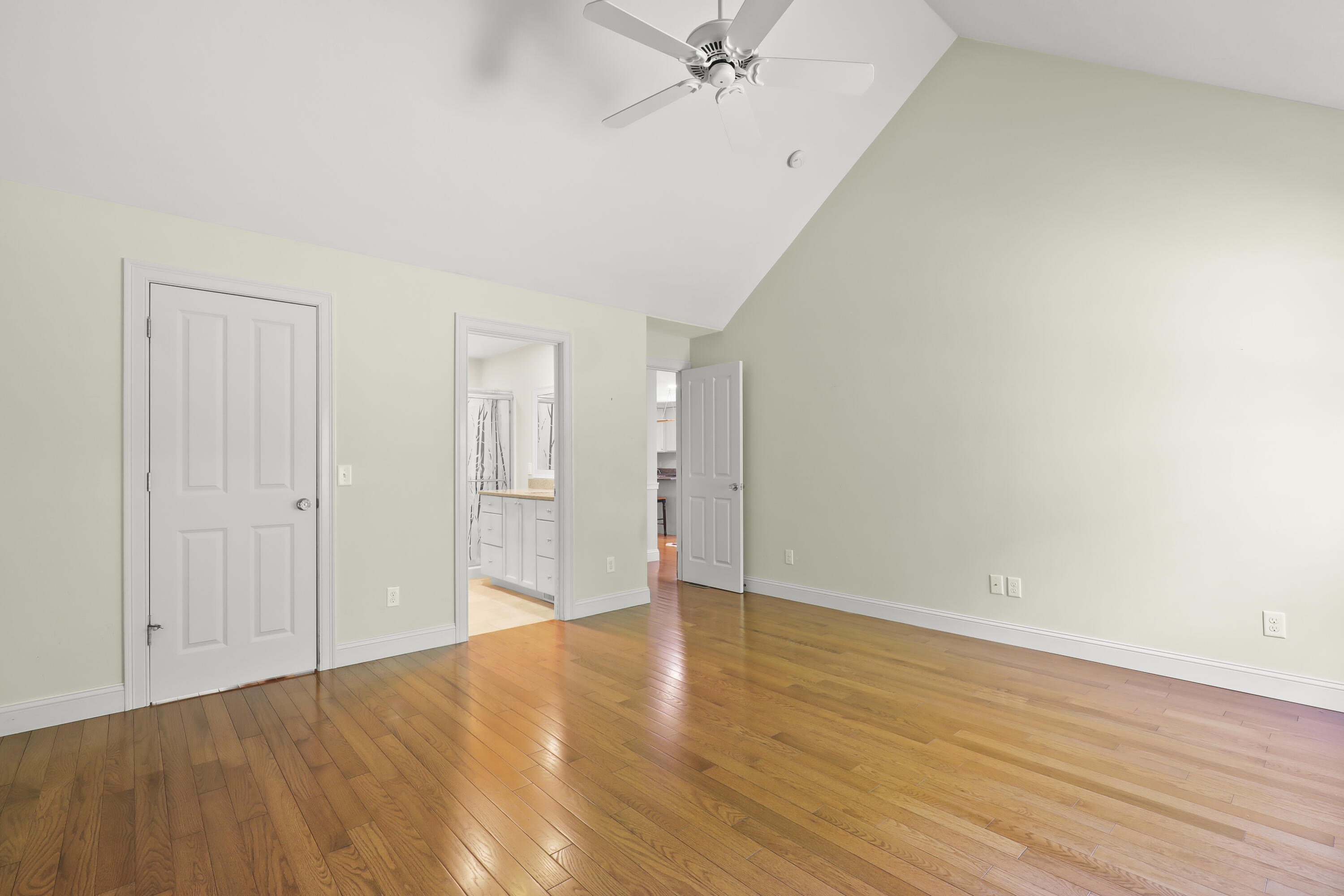 21 Pine Street Unit: 1AU