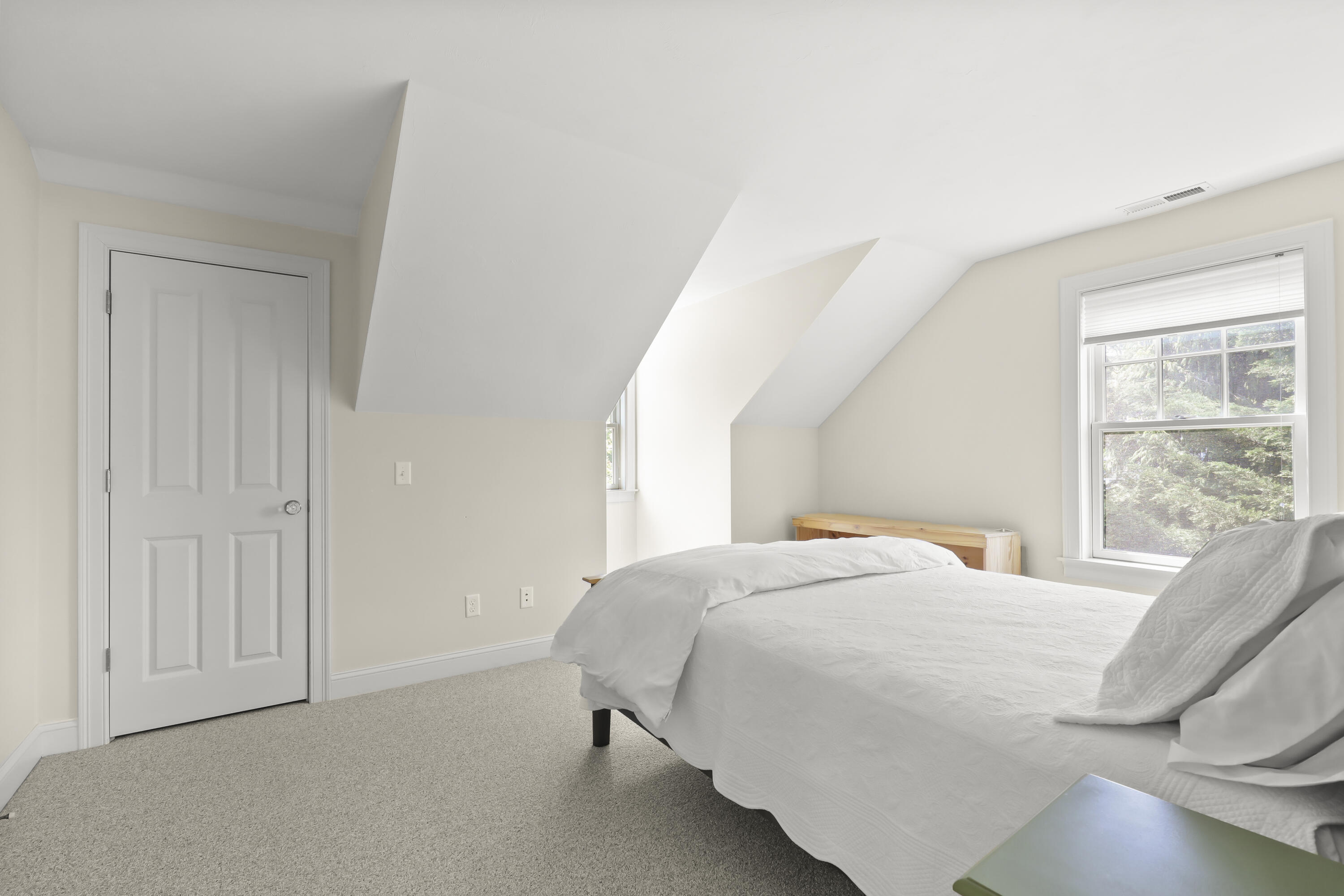 21 Pine Street Unit: 1AU