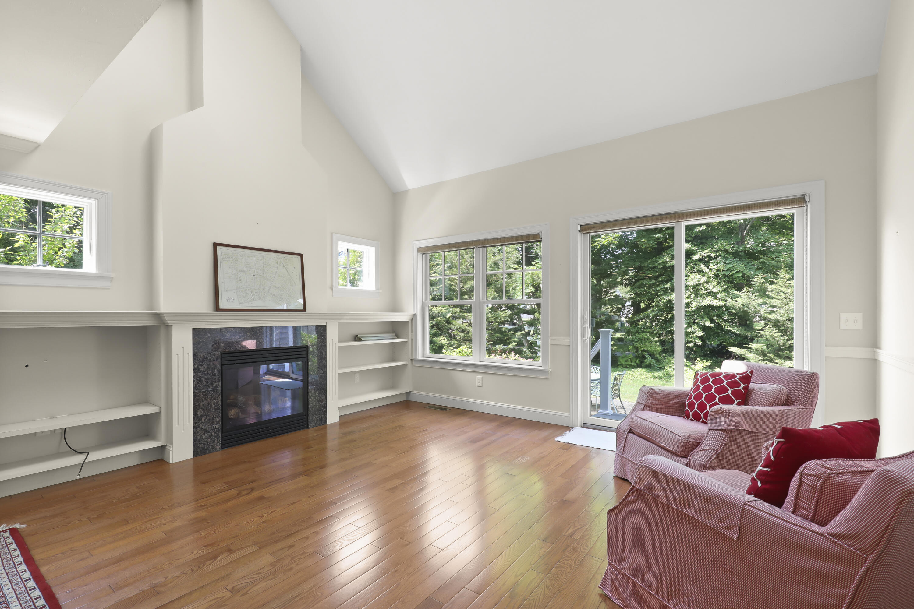 21 Pine Street Unit: 1AU