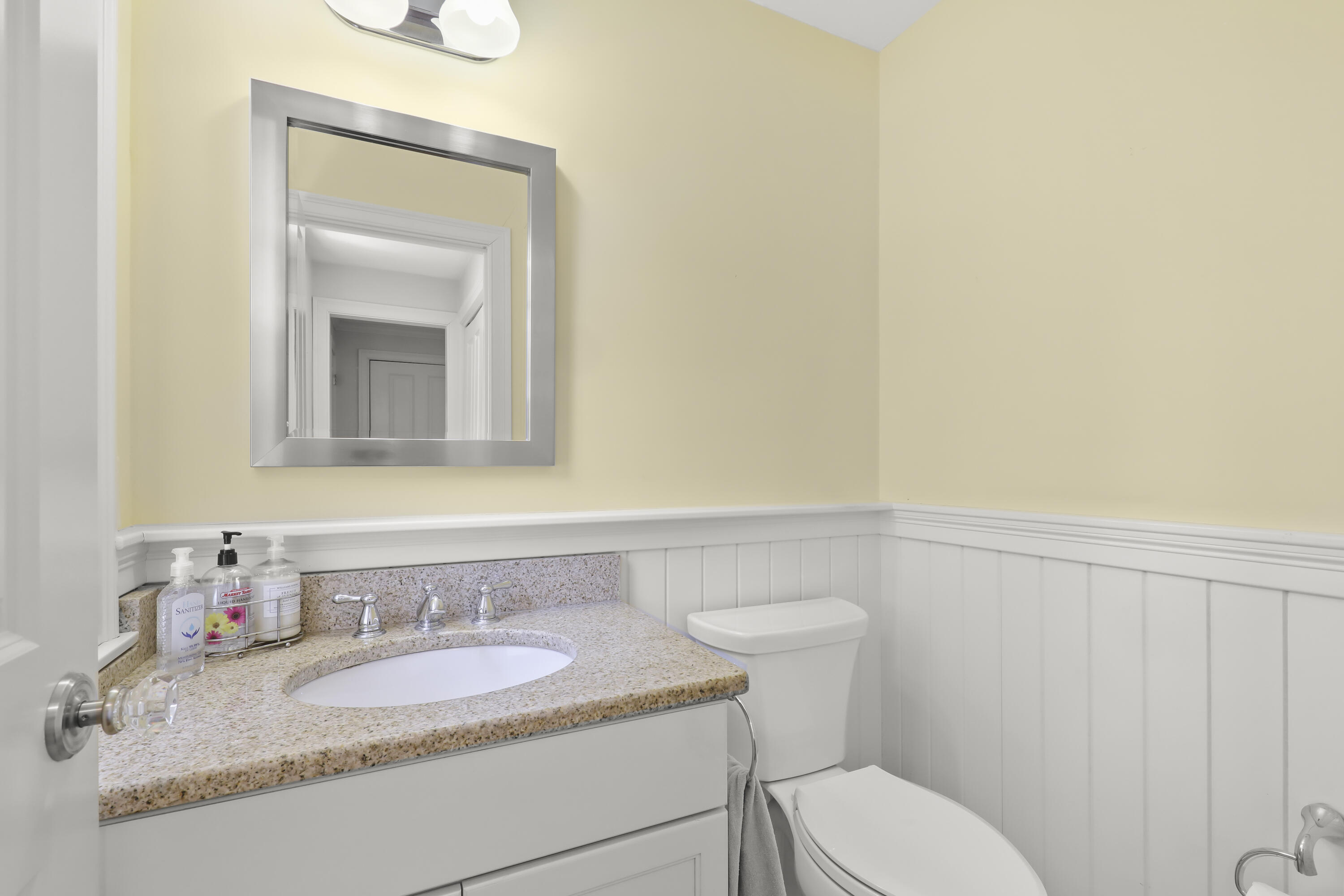 21 Pine Street Unit: 1AU