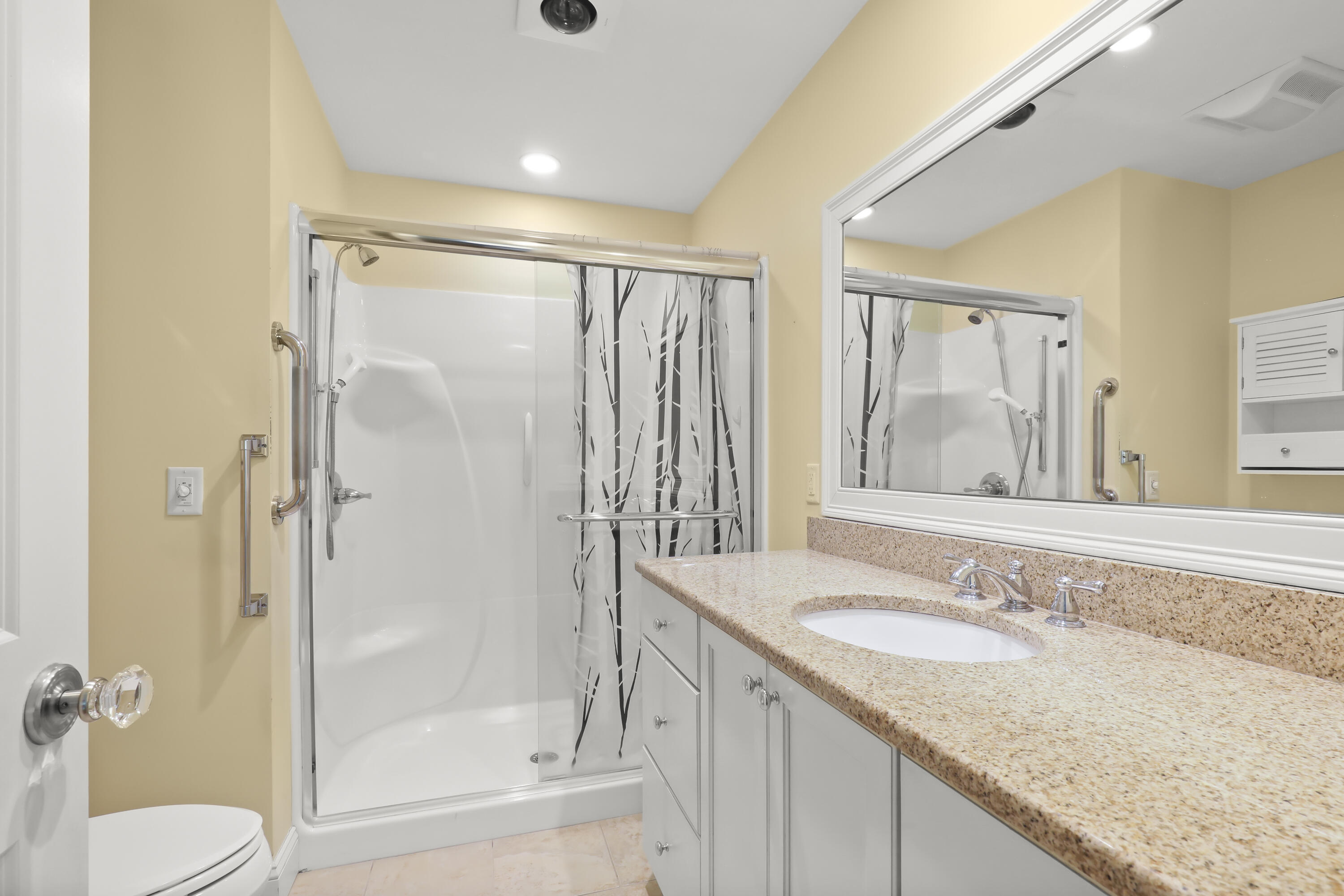 21 Pine Street Unit: 1AU