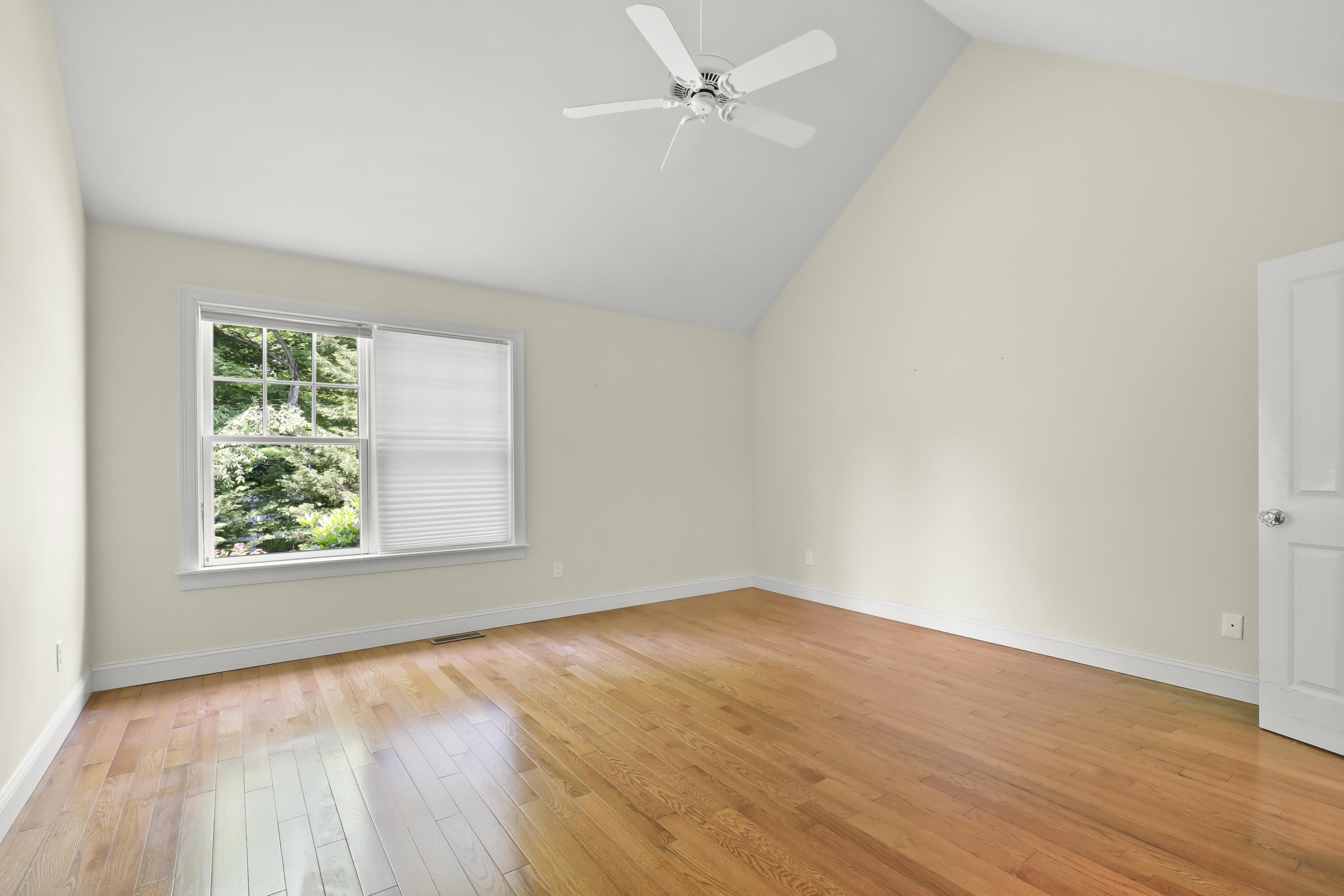 21 Pine Street Unit: 1AU